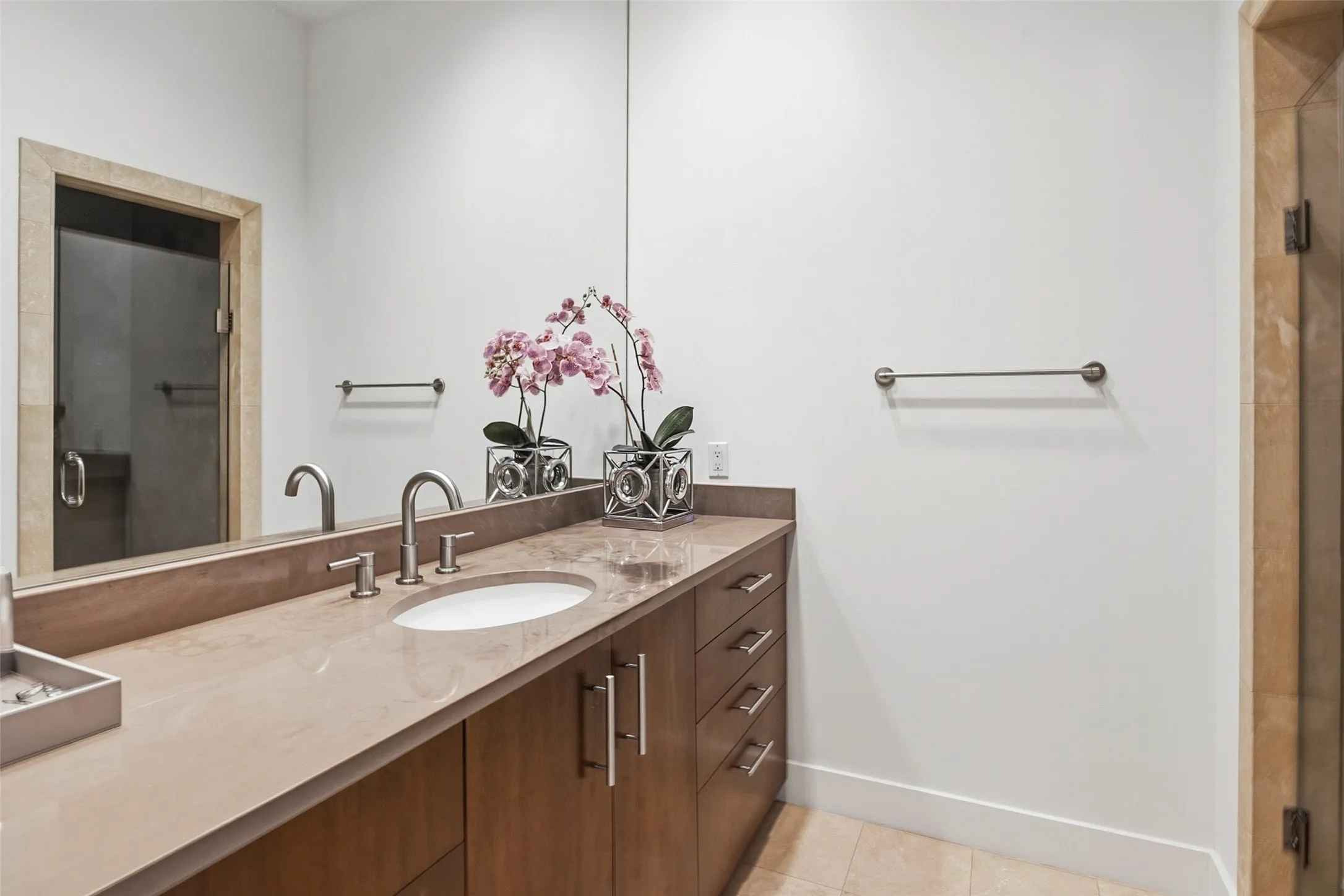 Single Family Residence For Sale in Tarrant County , 220 La Jolla Cove, Westworth Village, Texas 76114, 5 Bedroom, 7 Bathroom, 3 Garage spaces, 7,337 Sqft, built in 2007, mls#21387002, Real Estate Agent in Westworth Village, Homes For Sale in Tarrant county, Homes For Sale in Westworth Village, Realtor in Westworth Village Texas, Real Estate Brokerage Independent Realty Texas, Luminita Cordes Realtor