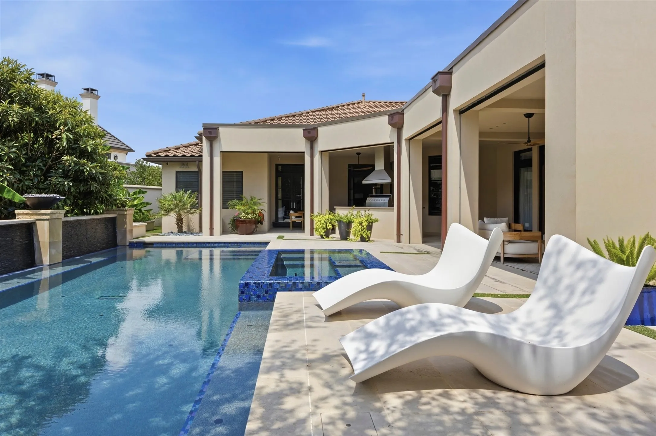 Single Family Residence For Sale in Tarrant County , 220 La Jolla Cove, Westworth Village, Texas 76114, 5 Bedroom, 7 Bathroom, 3 Garage spaces, 7,337 Sqft, built in 2007, mls#21387002, Real Estate Agent in Westworth Village, Homes For Sale in Tarrant county, Homes For Sale in Westworth Village, Realtor in Westworth Village Texas, Real Estate Brokerage Independent Realty Texas, Luminita Cordes Realtor