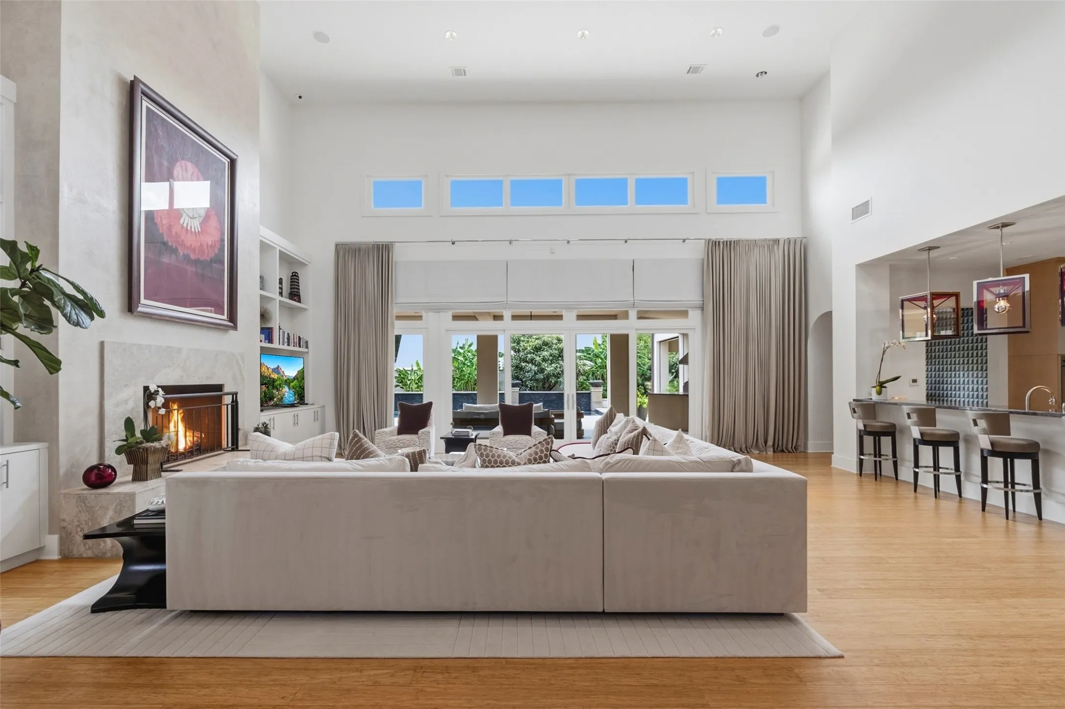 Single Family Residence For Sale in Tarrant County , 220 La Jolla Cove, Westworth Village, Texas 76114, 5 Bedroom, 7 Bathroom, 3 Garage spaces, 7,337 Sqft, built in 2007, mls#21387002, Real Estate Agent in Westworth Village, Homes For Sale in Tarrant county, Homes For Sale in Westworth Village, Realtor in Westworth Village Texas, Real Estate Brokerage Independent Realty Texas, Luminita Cordes Realtor