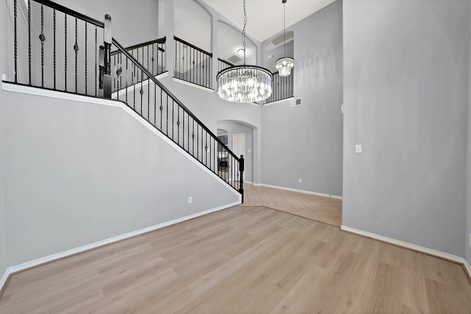 Single Family Residence For Sale in Collin County , 3822 Spring Run Lane, Melissa, Texas 75454, 5 Bedroom, 4 Bathroom, 2 Garage spaces, 2,800 Sqft, built in 2008, mls#21387057, Real Estate Agent in Melissa, Homes For Sale in Collin county, Homes For Sale in Melissa, Realtor in Melissa Texas, Real Estate Brokerage Independent Realty Texas, Luminita Cordes Realtor