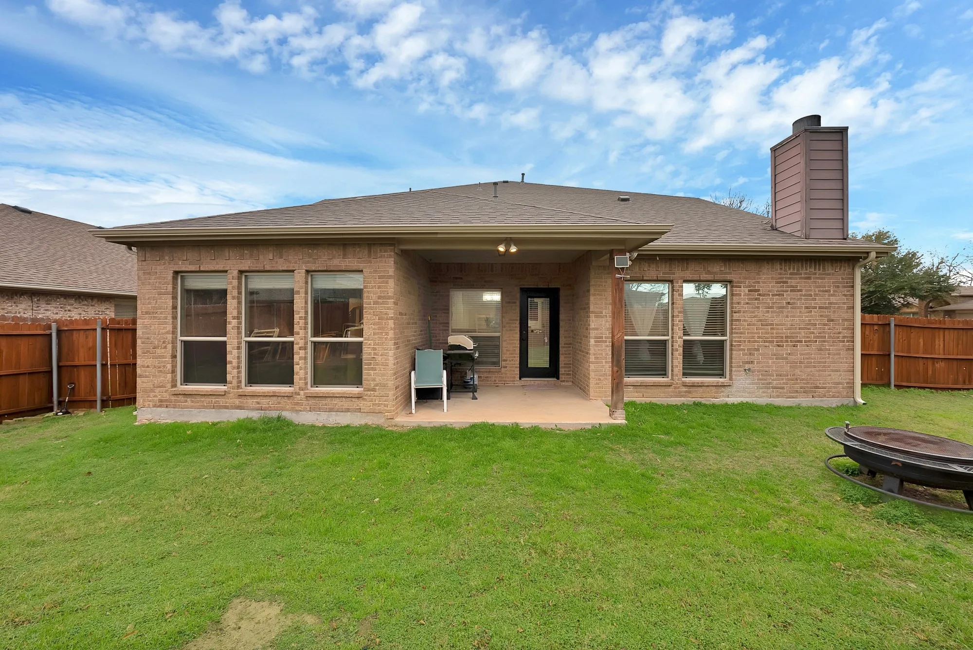 Single Family Residence For Sale in Collin County , 3822 Spring Run Lane, Melissa, Texas 75454, 5 Bedroom, 4 Bathroom, 2 Garage spaces, 2,800 Sqft, built in 2008, mls#21387057, Real Estate Agent in Melissa, Homes For Sale in Collin county, Homes For Sale in Melissa, Realtor in Melissa Texas, Real Estate Brokerage Independent Realty Texas, Luminita Cordes Realtor