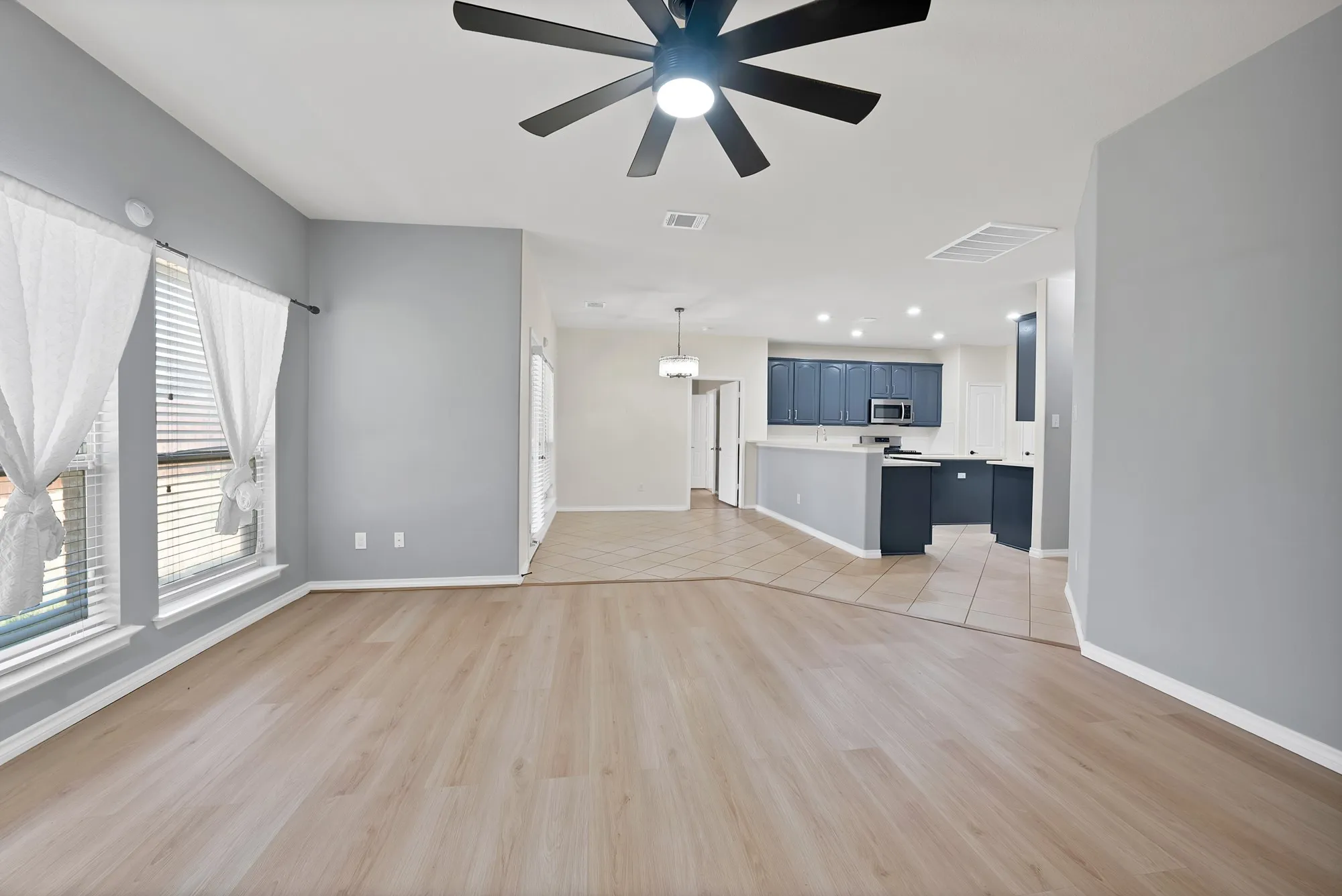 Single Family Residence For Sale in Collin County , 3822 Spring Run Lane, Melissa, Texas 75454, 5 Bedroom, 4 Bathroom, 2 Garage spaces, 2,800 Sqft, built in 2008, mls#21387057, Real Estate Agent in Melissa, Homes For Sale in Collin county, Homes For Sale in Melissa, Realtor in Melissa Texas, Real Estate Brokerage Independent Realty Texas, Luminita Cordes Realtor