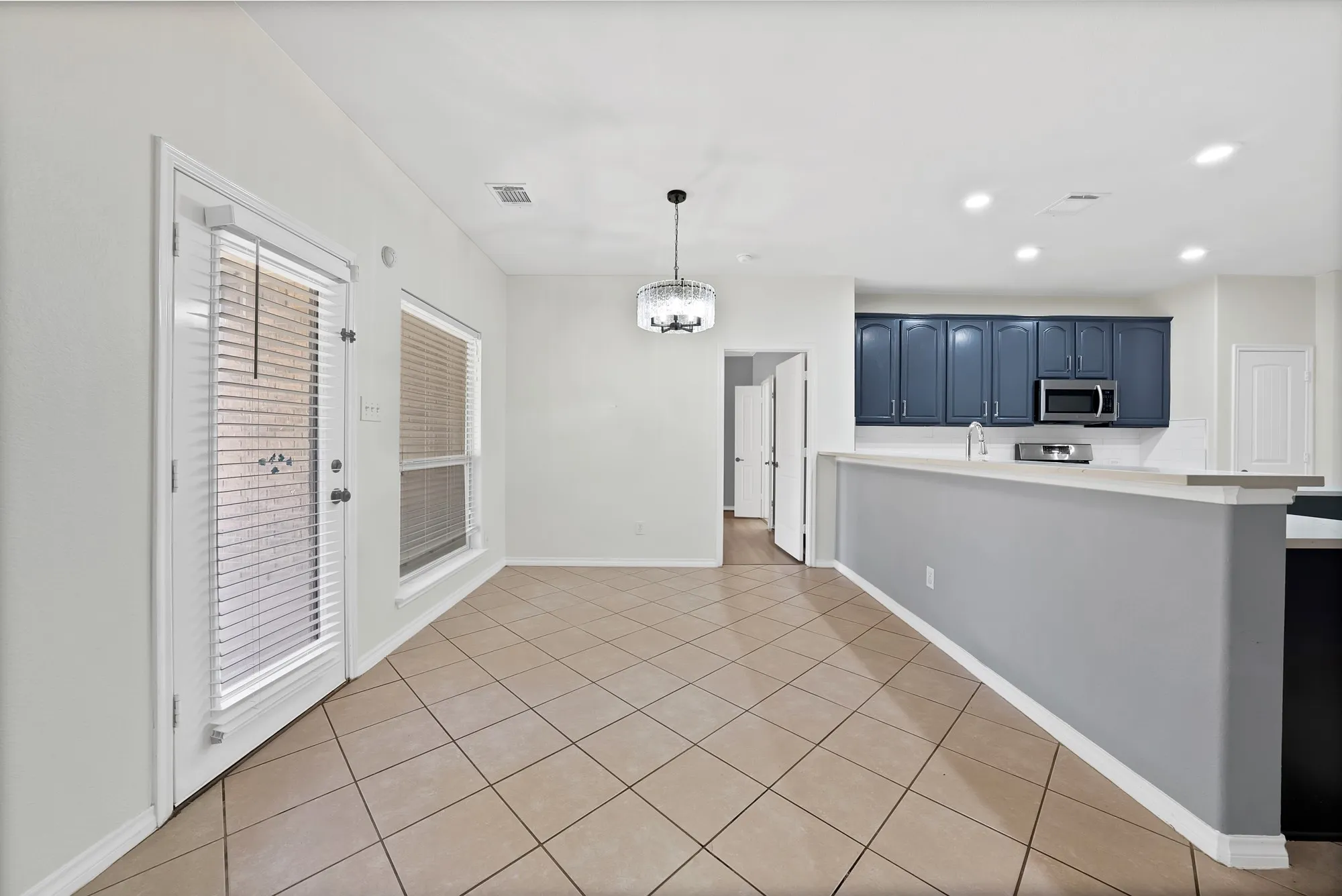 Single Family Residence For Sale in Collin County , 3822 Spring Run Lane, Melissa, Texas 75454, 5 Bedroom, 4 Bathroom, 2 Garage spaces, 2,800 Sqft, built in 2008, mls#21387057, Real Estate Agent in Melissa, Homes For Sale in Collin county, Homes For Sale in Melissa, Realtor in Melissa Texas, Real Estate Brokerage Independent Realty Texas, Luminita Cordes Realtor