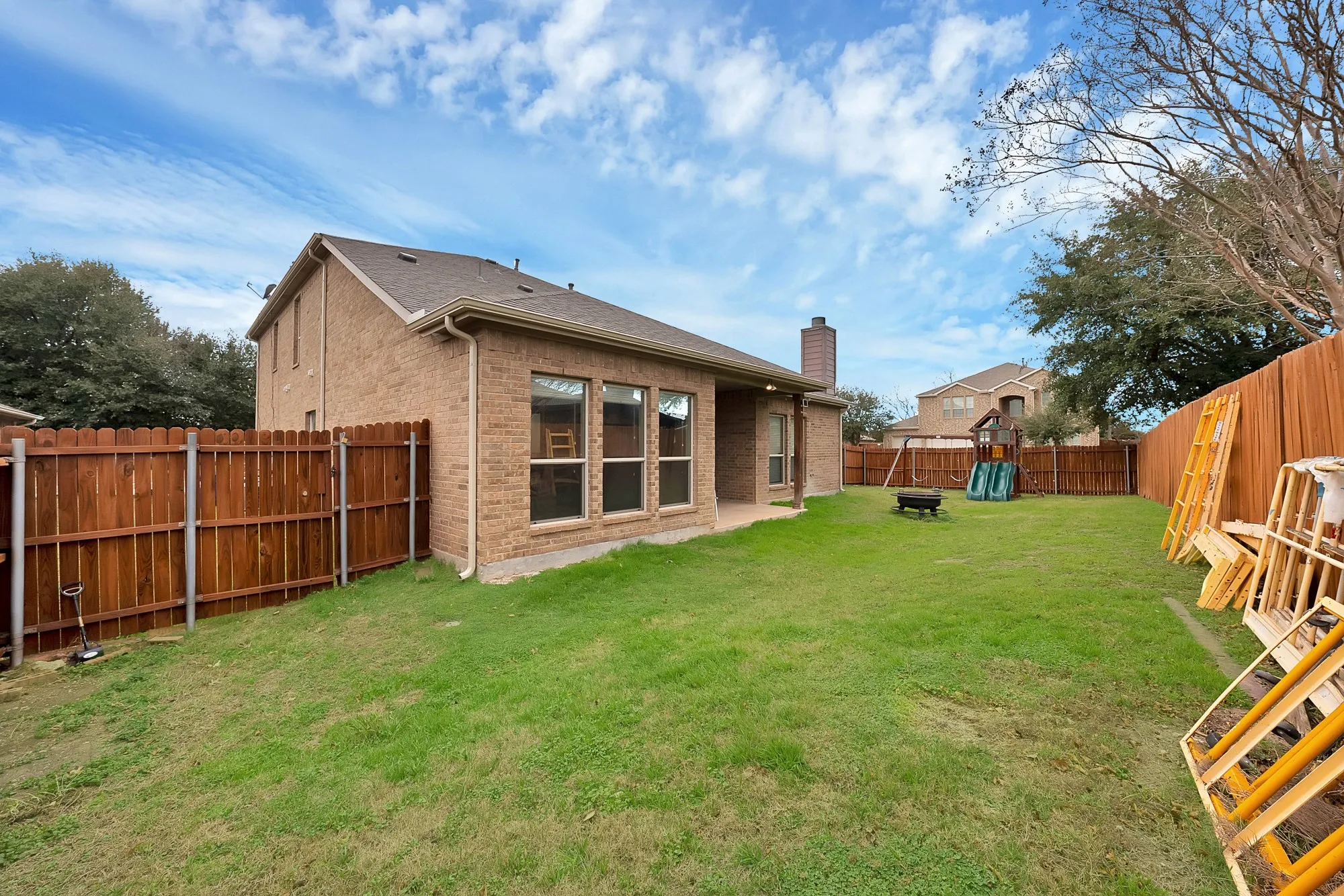 Single Family Residence For Sale in Collin County , 3822 Spring Run Lane, Melissa, Texas 75454, 5 Bedroom, 4 Bathroom, 2 Garage spaces, 2,800 Sqft, built in 2008, mls#21387057, Real Estate Agent in Melissa, Homes For Sale in Collin county, Homes For Sale in Melissa, Realtor in Melissa Texas, Real Estate Brokerage Independent Realty Texas, Luminita Cordes Realtor