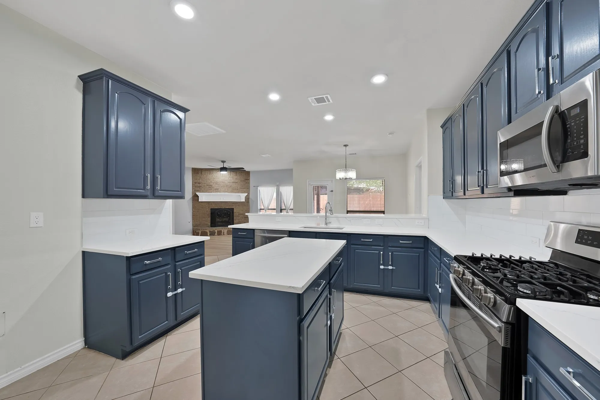 Single Family Residence For Sale in Collin County , 3822 Spring Run Lane, Melissa, Texas 75454, 5 Bedroom, 4 Bathroom, 2 Garage spaces, 2,800 Sqft, built in 2008, mls#21387057, Real Estate Agent in Melissa, Homes For Sale in Collin county, Homes For Sale in Melissa, Realtor in Melissa Texas, Real Estate Brokerage Independent Realty Texas, Luminita Cordes Realtor