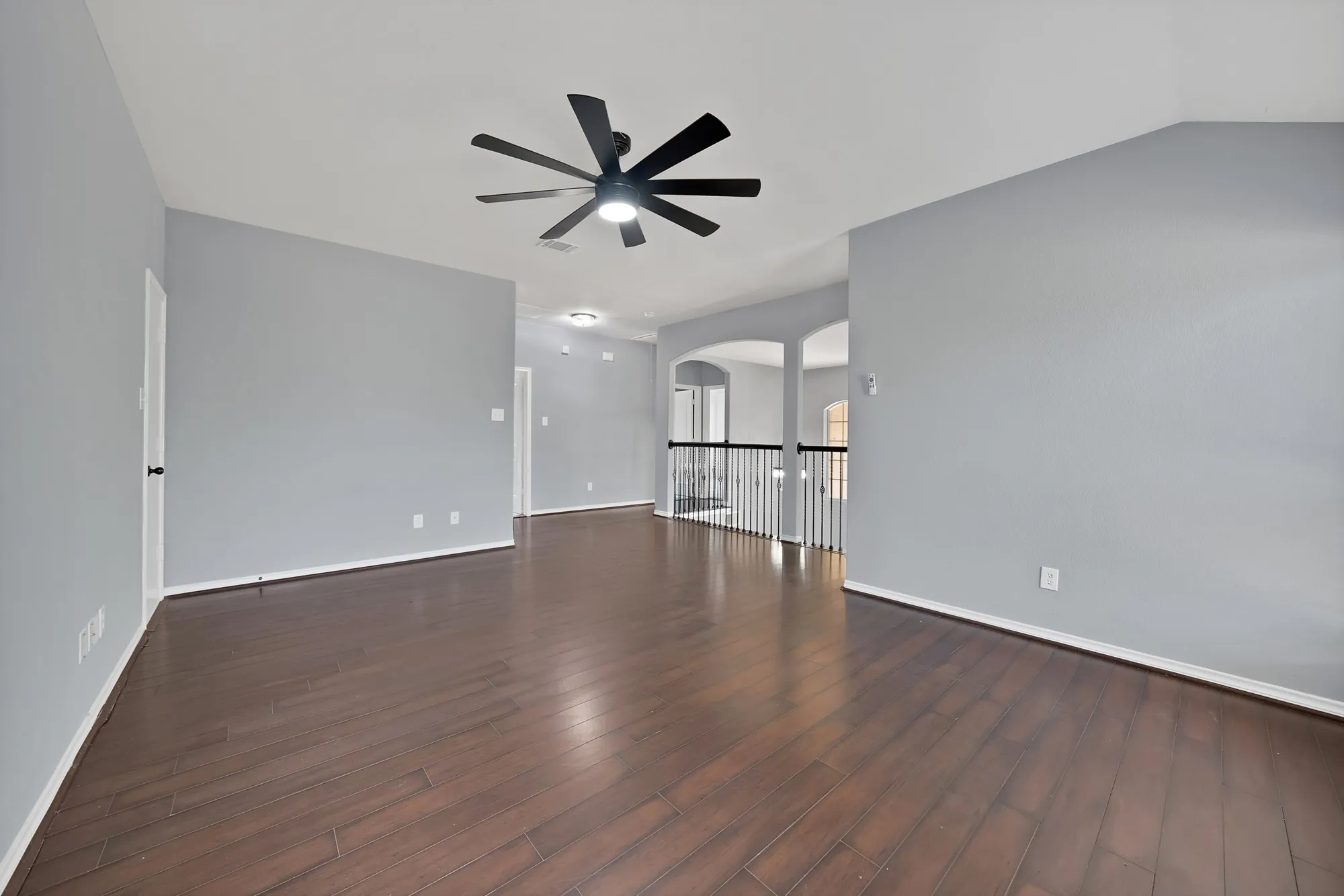 Single Family Residence For Sale in Collin County , 3822 Spring Run Lane, Melissa, Texas 75454, 5 Bedroom, 4 Bathroom, 2 Garage spaces, 2,800 Sqft, built in 2008, mls#21387057, Real Estate Agent in Melissa, Homes For Sale in Collin county, Homes For Sale in Melissa, Realtor in Melissa Texas, Real Estate Brokerage Independent Realty Texas, Luminita Cordes Realtor