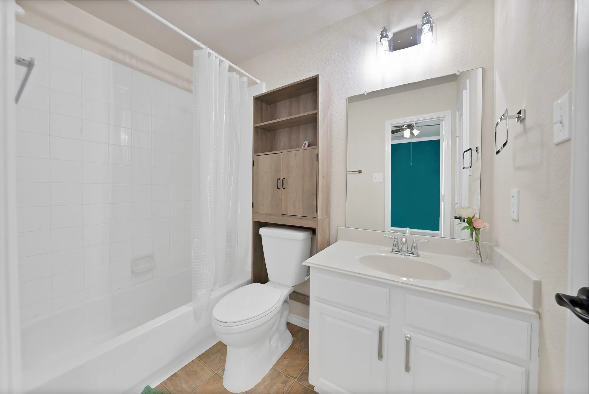 2nd floor Bathroom 4