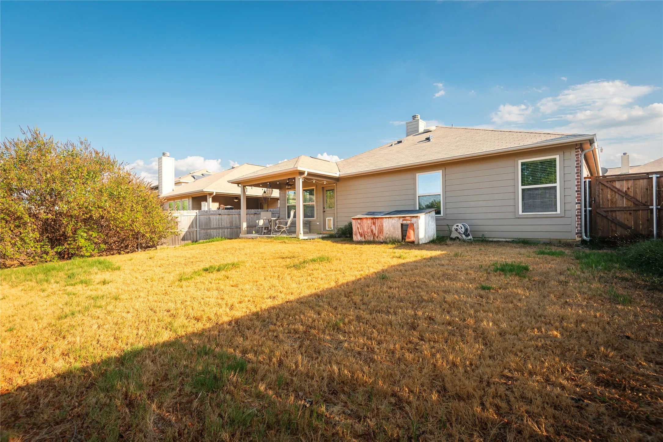 Single Family Residence For Sale in Denton County , 8309 Black Hills Trail, Aubrey, Texas 76227, 3 Bedroom, 2 Bathroom, 2 Garage spaces, 1,686 Sqft, built in 2015, mls#21385618, Real Estate Agent in Aubrey, Homes For Sale in Denton county, Homes For Sale in Aubrey, Realtor in Aubrey Texas, Real Estate Brokerage Independent Realty Texas, Luminita Cordes Realtor