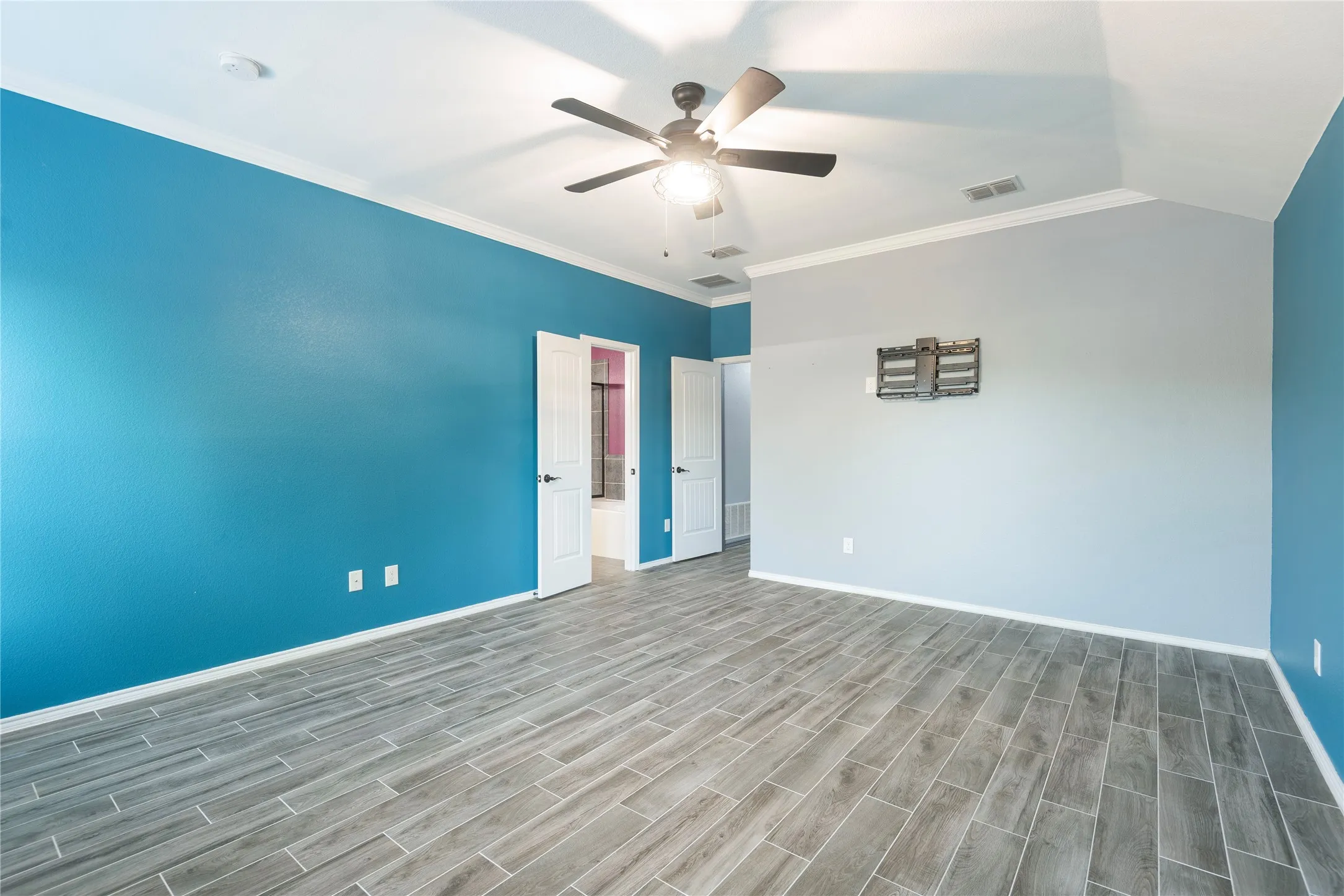 Single Family Residence For Sale in Denton County , 8309 Black Hills Trail, Aubrey, Texas 76227, 3 Bedroom, 2 Bathroom, 2 Garage spaces, 1,686 Sqft, built in 2015, mls#21385618, Real Estate Agent in Aubrey, Homes For Sale in Denton county, Homes For Sale in Aubrey, Realtor in Aubrey Texas, Real Estate Brokerage Independent Realty Texas, Luminita Cordes Realtor
