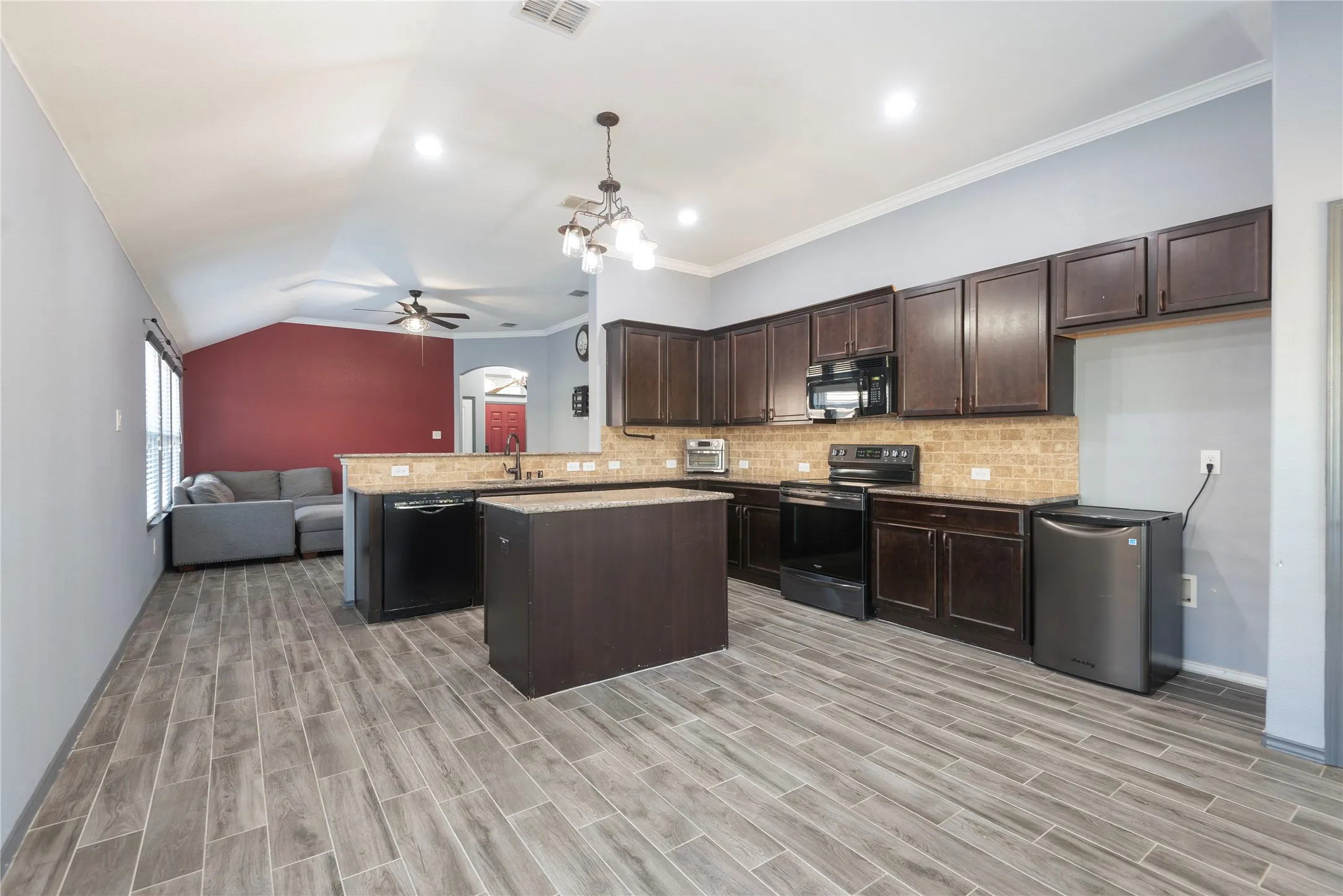 Spacious kitchen
