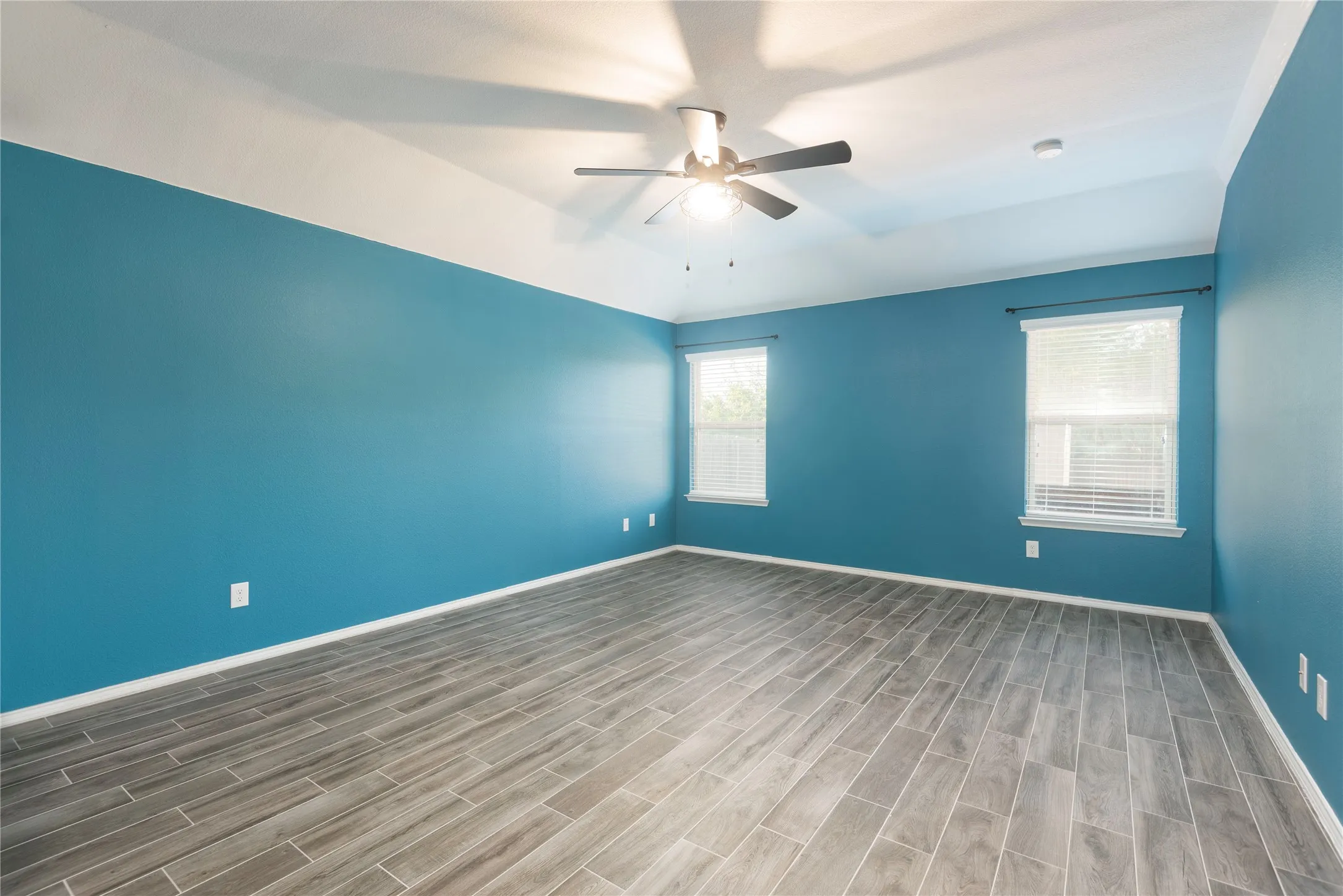 Single Family Residence For Sale in Denton County , 8309 Black Hills Trail, Aubrey, Texas 76227, 3 Bedroom, 2 Bathroom, 2 Garage spaces, 1,686 Sqft, built in 2015, mls#21385618, Real Estate Agent in Aubrey, Homes For Sale in Denton county, Homes For Sale in Aubrey, Realtor in Aubrey Texas, Real Estate Brokerage Independent Realty Texas, Luminita Cordes Realtor
