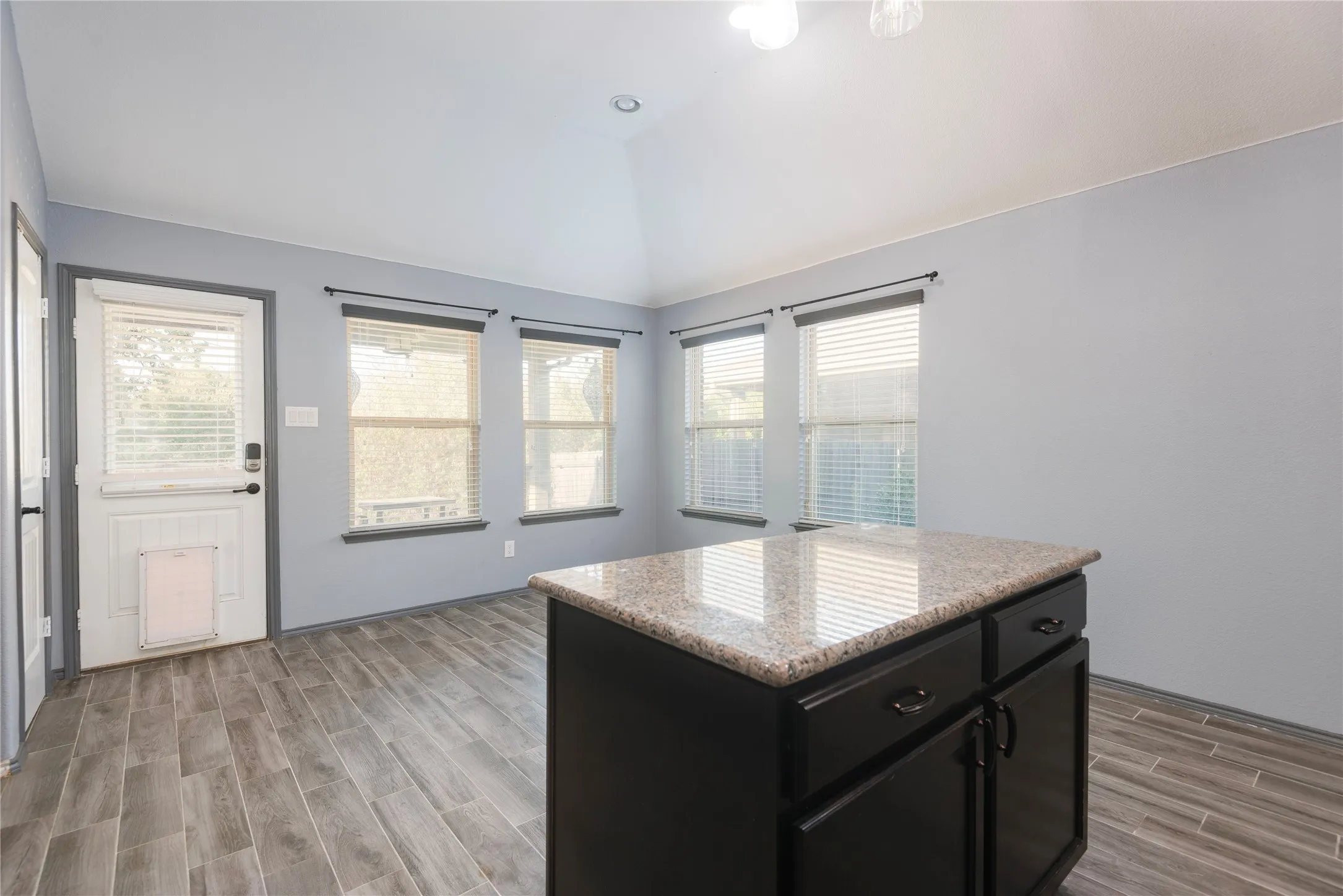 Single Family Residence For Sale in Denton County , 8309 Black Hills Trail, Aubrey, Texas 76227, 3 Bedroom, 2 Bathroom, 2 Garage spaces, 1,686 Sqft, built in 2015, mls#21385618, Real Estate Agent in Aubrey, Homes For Sale in Denton county, Homes For Sale in Aubrey, Realtor in Aubrey Texas, Real Estate Brokerage Independent Realty Texas, Luminita Cordes Realtor