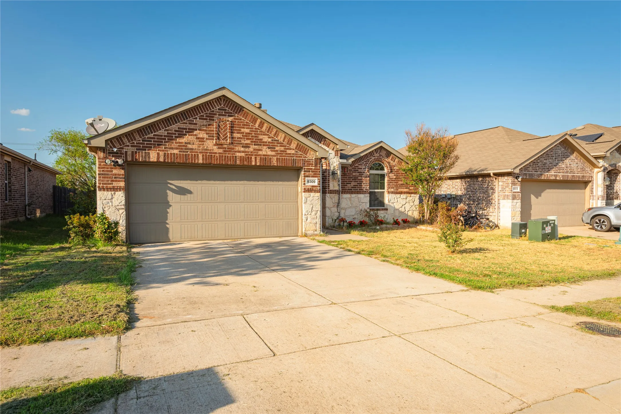 Single Family Residence For Sale in Denton County , 8309 Black Hills Trail, Aubrey, Texas 76227, 3 Bedroom, 2 Bathroom, 2 Garage spaces, 1,686 Sqft, built in 2015, mls#21385618, Real Estate Agent in Aubrey, Homes For Sale in Denton county, Homes For Sale in Aubrey, Realtor in Aubrey Texas, Real Estate Brokerage Independent Realty Texas, Luminita Cordes Realtor