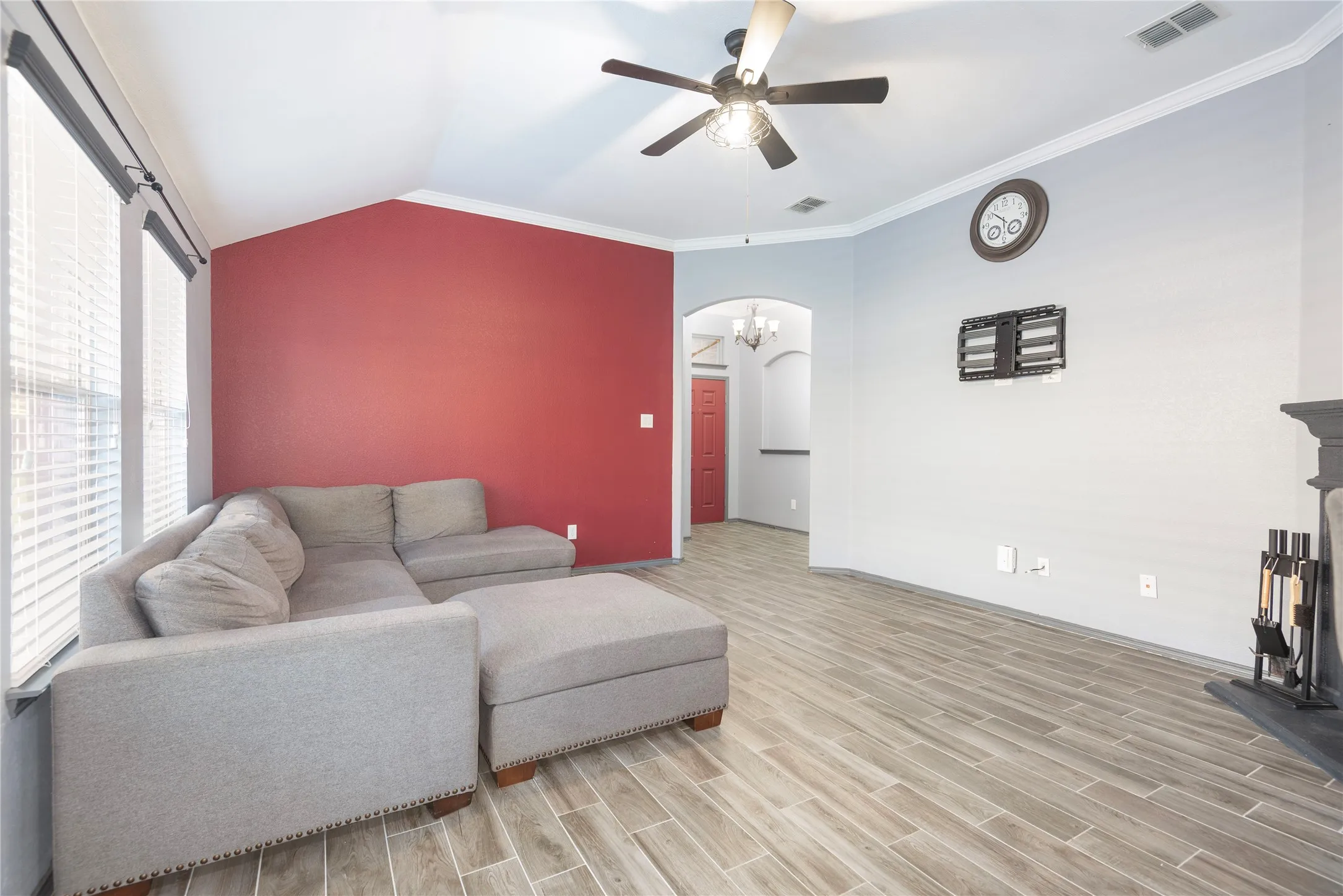 Single Family Residence For Sale in Denton County , 8309 Black Hills Trail, Aubrey, Texas 76227, 3 Bedroom, 2 Bathroom, 2 Garage spaces, 1,686 Sqft, built in 2015, mls#21385618, Real Estate Agent in Aubrey, Homes For Sale in Denton county, Homes For Sale in Aubrey, Realtor in Aubrey Texas, Real Estate Brokerage Independent Realty Texas, Luminita Cordes Realtor