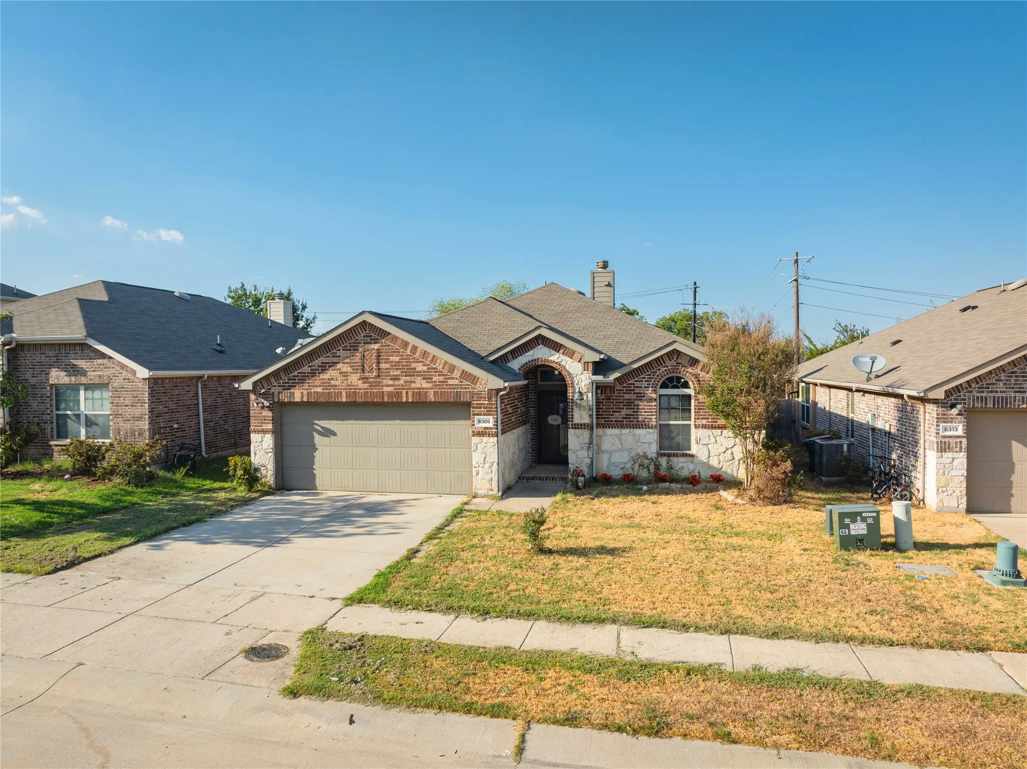 Single Family Residence For Sale in Denton County , 8309 Black Hills Trail, Aubrey, Texas 76227, 3 Bedroom, 2 Bathroom, 2 Garage spaces, 1,686 Sqft, built in 2015, mls#21385618, Real Estate Agent in Aubrey, Homes For Sale in Denton county, Homes For Sale in Aubrey, Realtor in Aubrey Texas, Real Estate Brokerage Independent Realty Texas, Luminita Cordes Realtor