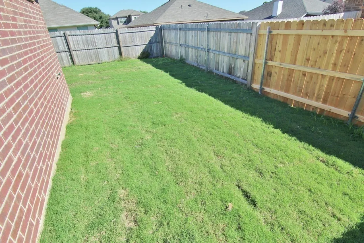 Single Family Residence For Rent in Tarrant County , 4004 Bonita Springs Drive, Fort Worth, Texas 76123, 3 Bedroom, 2 Bathroom, 2 Garage spaces, 1,407 Sqft, built in 2015, mls#21387361, Real Estate Agent in Fort Worth, Homes For Rent in Tarrant county, Homes For Rent in Fort Worth, Realtor in Fort Worth Texas, Real Estate Brokerage Independent Realty Texas, Luminita Cordes Realtor