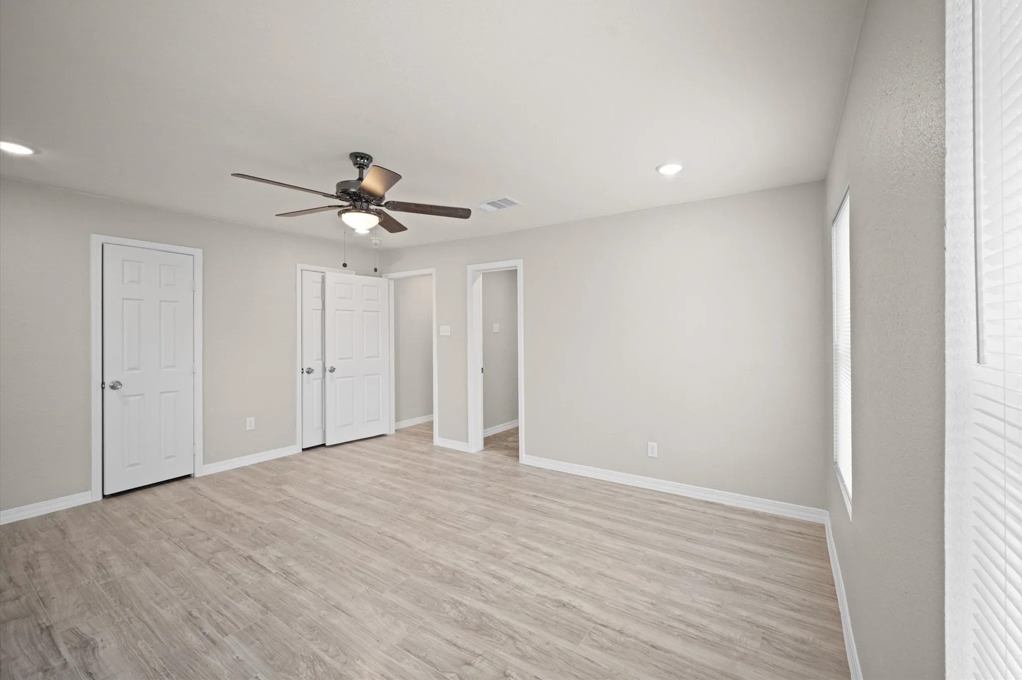 Single Family Residence For Sale in Dallas County , 2846 Maryland Avenue, Dallas, Texas 75216, 3 Bedroom, 3 Bathroom, Garage spaces, 1,705 Sqft, built in 1940, mls#21387337, Real Estate Agent in Dallas, Homes For Sale in Dallas county, Homes For Sale in Dallas, Realtor in Dallas Texas, Real Estate Brokerage Independent Realty Texas, Luminita Cordes Realtor