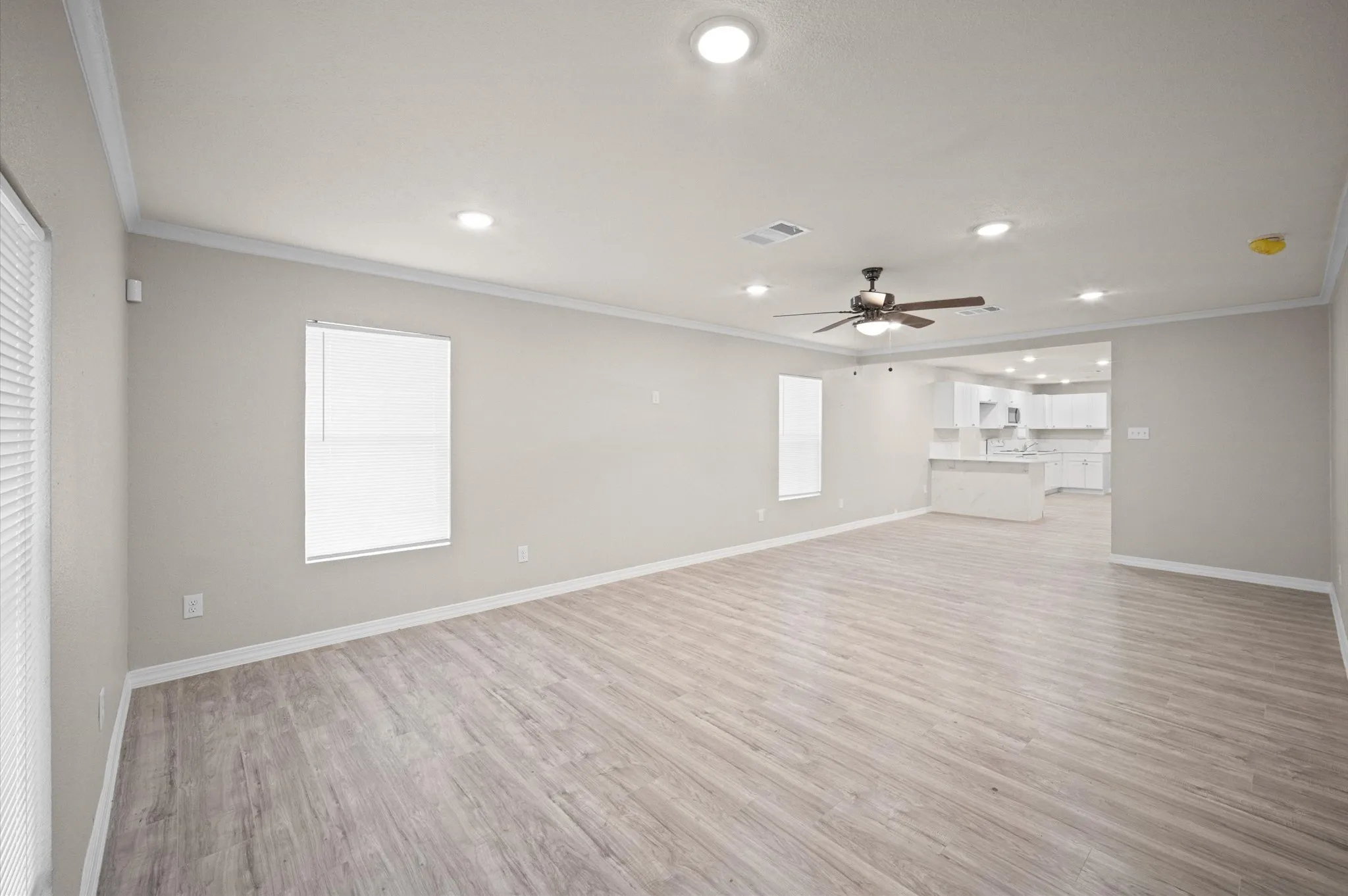 Single Family Residence For Sale in Dallas County , 2846 Maryland Avenue, Dallas, Texas 75216, 3 Bedroom, 3 Bathroom, Garage spaces, 1,705 Sqft, built in 1940, mls#21387337, Real Estate Agent in Dallas, Homes For Sale in Dallas county, Homes For Sale in Dallas, Realtor in Dallas Texas, Real Estate Brokerage Independent Realty Texas, Luminita Cordes Realtor