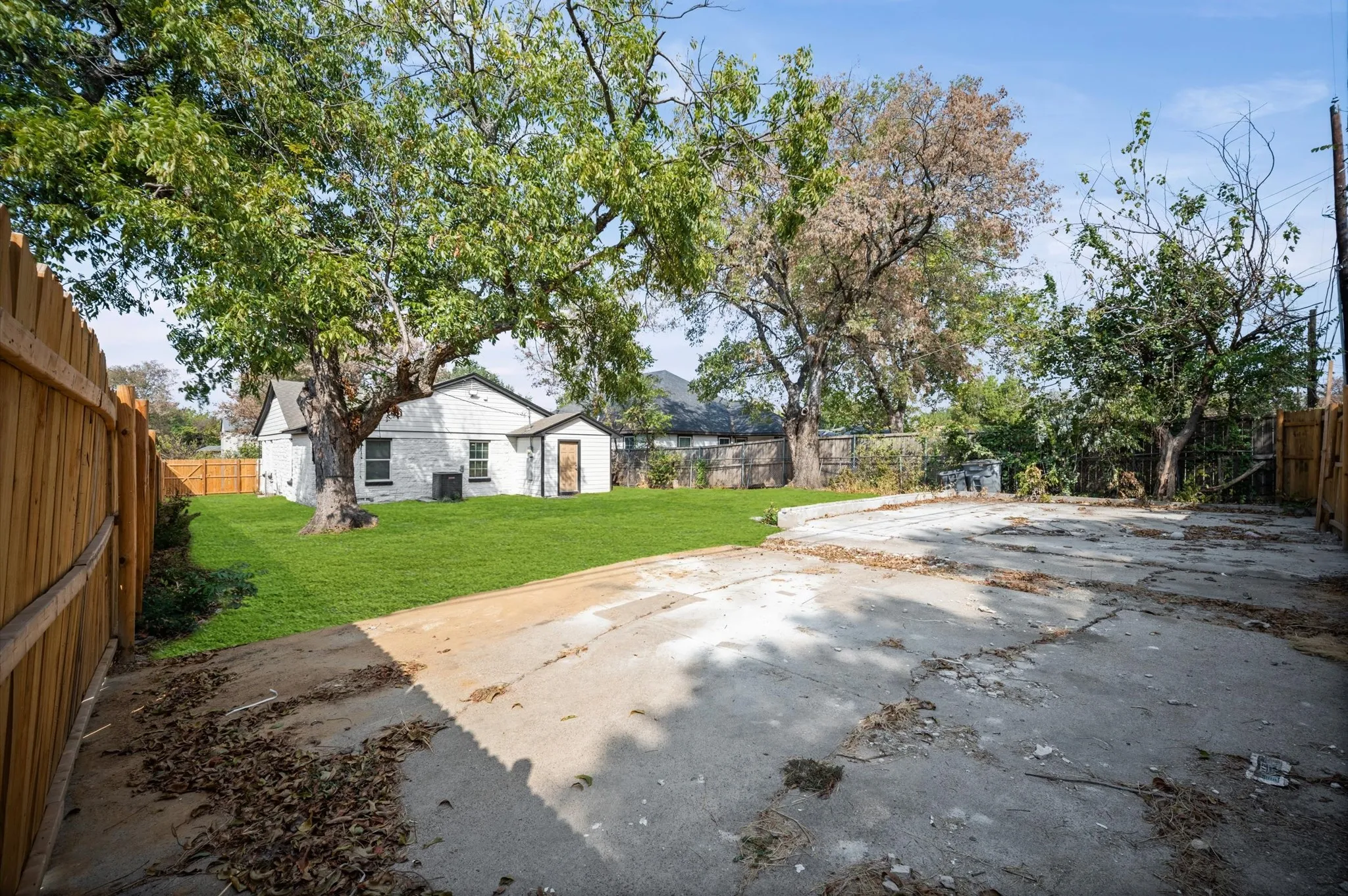 Single Family Residence For Sale in Dallas County , 2846 Maryland Avenue, Dallas, Texas 75216, 3 Bedroom, 3 Bathroom, Garage spaces, 1,705 Sqft, built in 1940, mls#21387337, Real Estate Agent in Dallas, Homes For Sale in Dallas county, Homes For Sale in Dallas, Realtor in Dallas Texas, Real Estate Brokerage Independent Realty Texas, Luminita Cordes Realtor