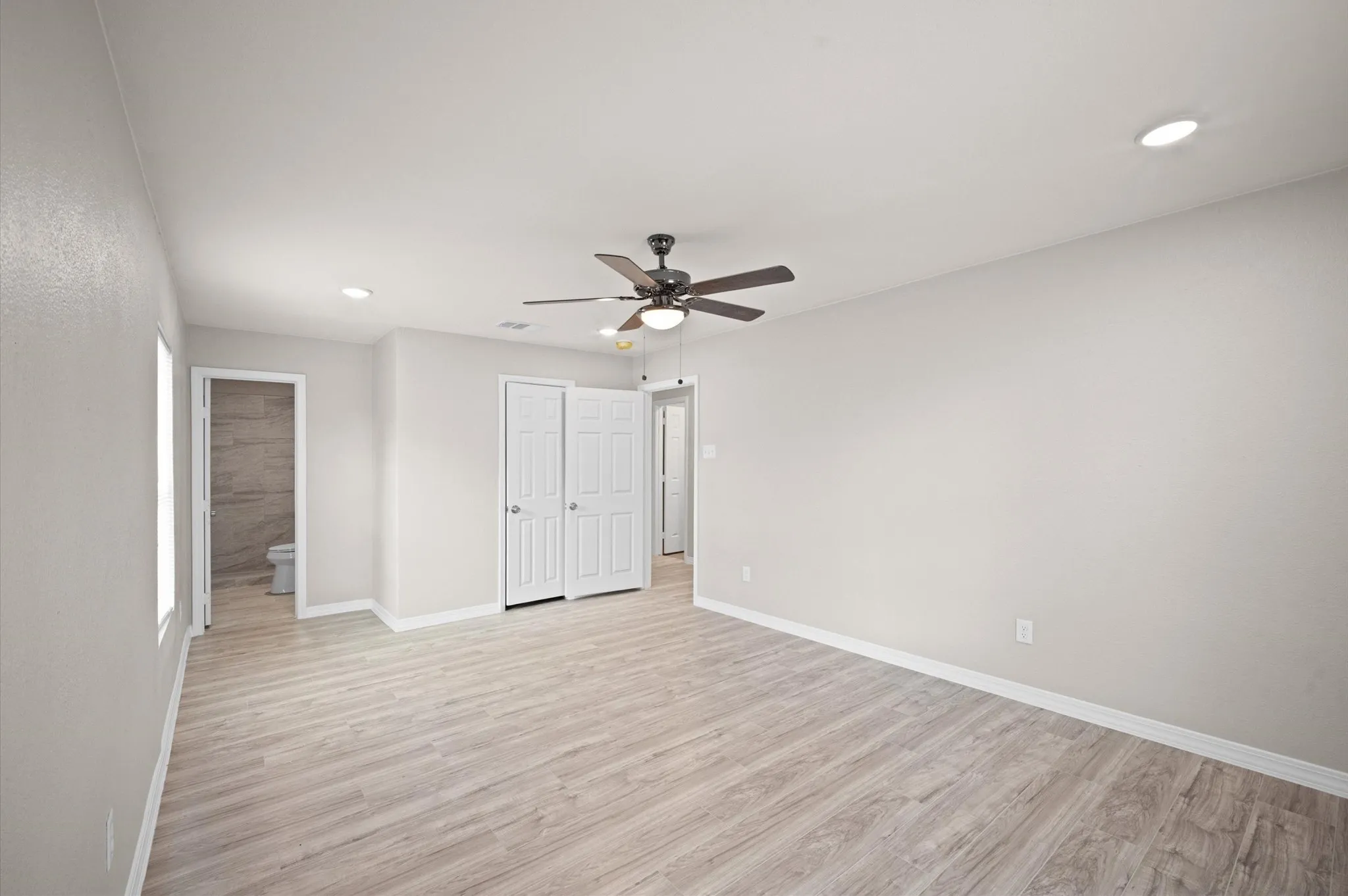 Single Family Residence For Sale in Dallas County , 2846 Maryland Avenue, Dallas, Texas 75216, 3 Bedroom, 3 Bathroom, Garage spaces, 1,705 Sqft, built in 1940, mls#21387337, Real Estate Agent in Dallas, Homes For Sale in Dallas county, Homes For Sale in Dallas, Realtor in Dallas Texas, Real Estate Brokerage Independent Realty Texas, Luminita Cordes Realtor