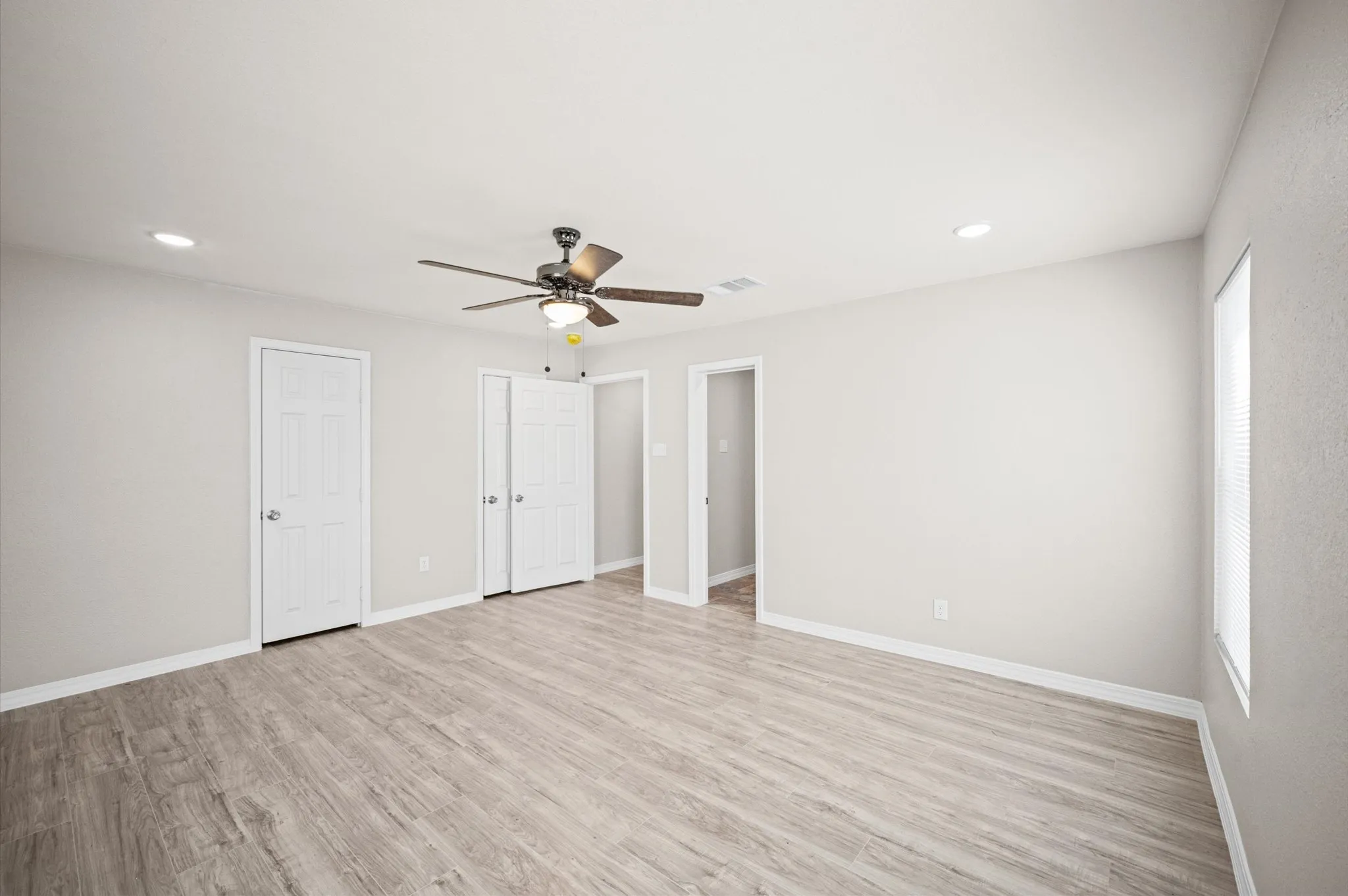 Single Family Residence For Sale in Dallas County , 2846 Maryland Avenue, Dallas, Texas 75216, 3 Bedroom, 3 Bathroom, Garage spaces, 1,705 Sqft, built in 1940, mls#21387337, Real Estate Agent in Dallas, Homes For Sale in Dallas county, Homes For Sale in Dallas, Realtor in Dallas Texas, Real Estate Brokerage Independent Realty Texas, Luminita Cordes Realtor