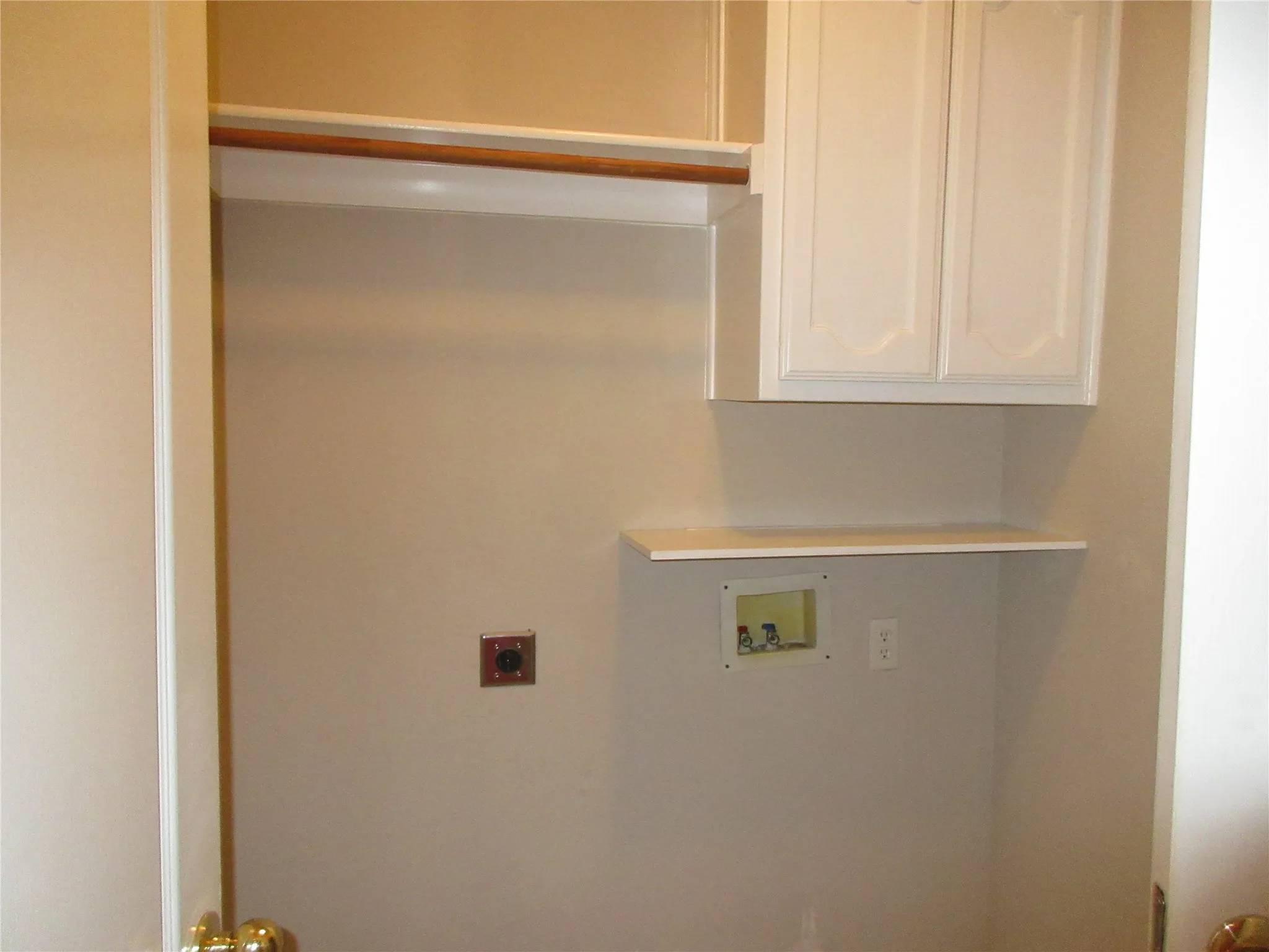 LAUNDRY AREA WILL ACCOMODATE FULL SIZE WASHER AND DRYER.