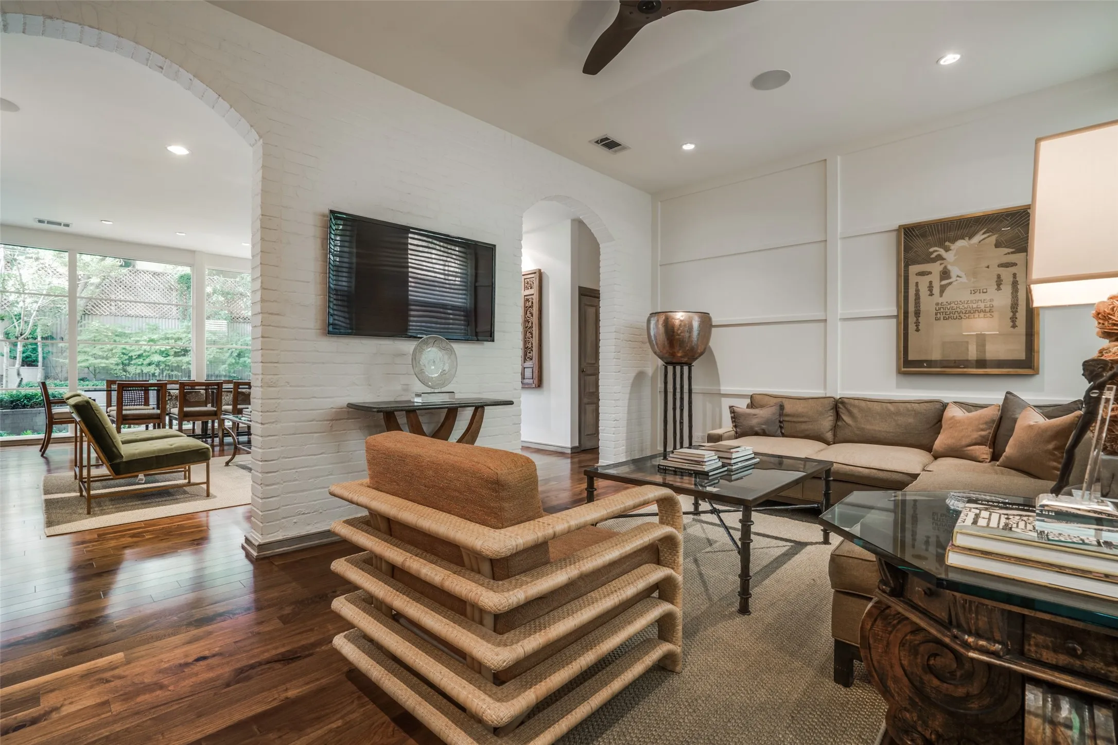 Single Family Residence For Rent in Dallas County , 3610 Congress Avenue, Dallas, Texas 75219, 4 Bedroom, 4 Bathroom, 2 Garage spaces, 3,158 Sqft, built in 1923, mls#21386604, Real Estate Agent in Dallas, Homes For Rent in Dallas county, Homes For Rent in Dallas, Realtor in Dallas Texas, Real Estate Brokerage Independent Realty Texas, Luminita Cordes Realtor