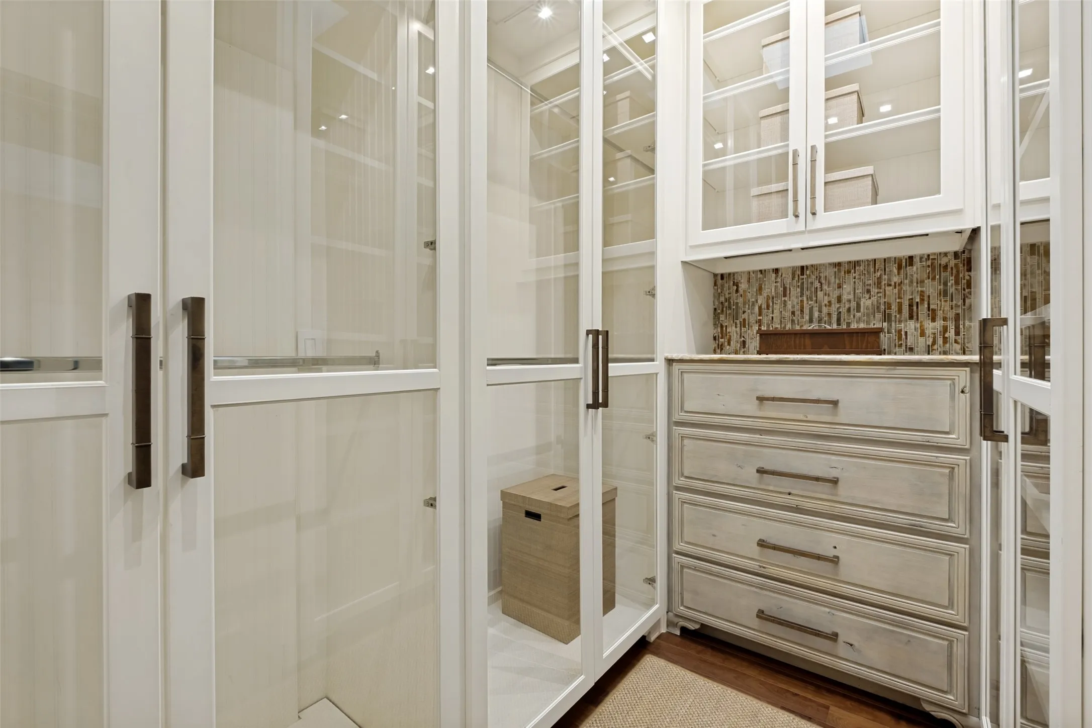 Single Family Residence For Rent in Dallas County , 3610 Congress Avenue, Dallas, Texas 75219, 4 Bedroom, 4 Bathroom, 2 Garage spaces, 3,158 Sqft, built in 1923, mls#21386604, Real Estate Agent in Dallas, Homes For Rent in Dallas county, Homes For Rent in Dallas, Realtor in Dallas Texas, Real Estate Brokerage Independent Realty Texas, Luminita Cordes Realtor