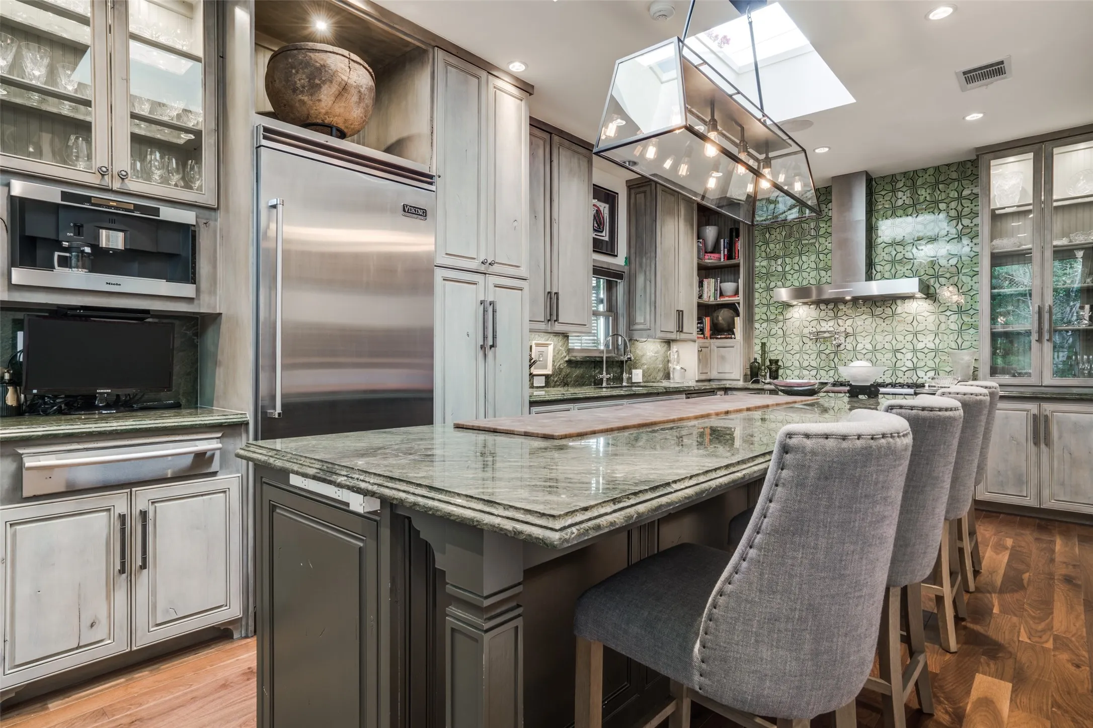 Single Family Residence For Rent in Dallas County , 3610 Congress Avenue, Dallas, Texas 75219, 4 Bedroom, 4 Bathroom, 2 Garage spaces, 3,158 Sqft, built in 1923, mls#21386604, Real Estate Agent in Dallas, Homes For Rent in Dallas county, Homes For Rent in Dallas, Realtor in Dallas Texas, Real Estate Brokerage Independent Realty Texas, Luminita Cordes Realtor