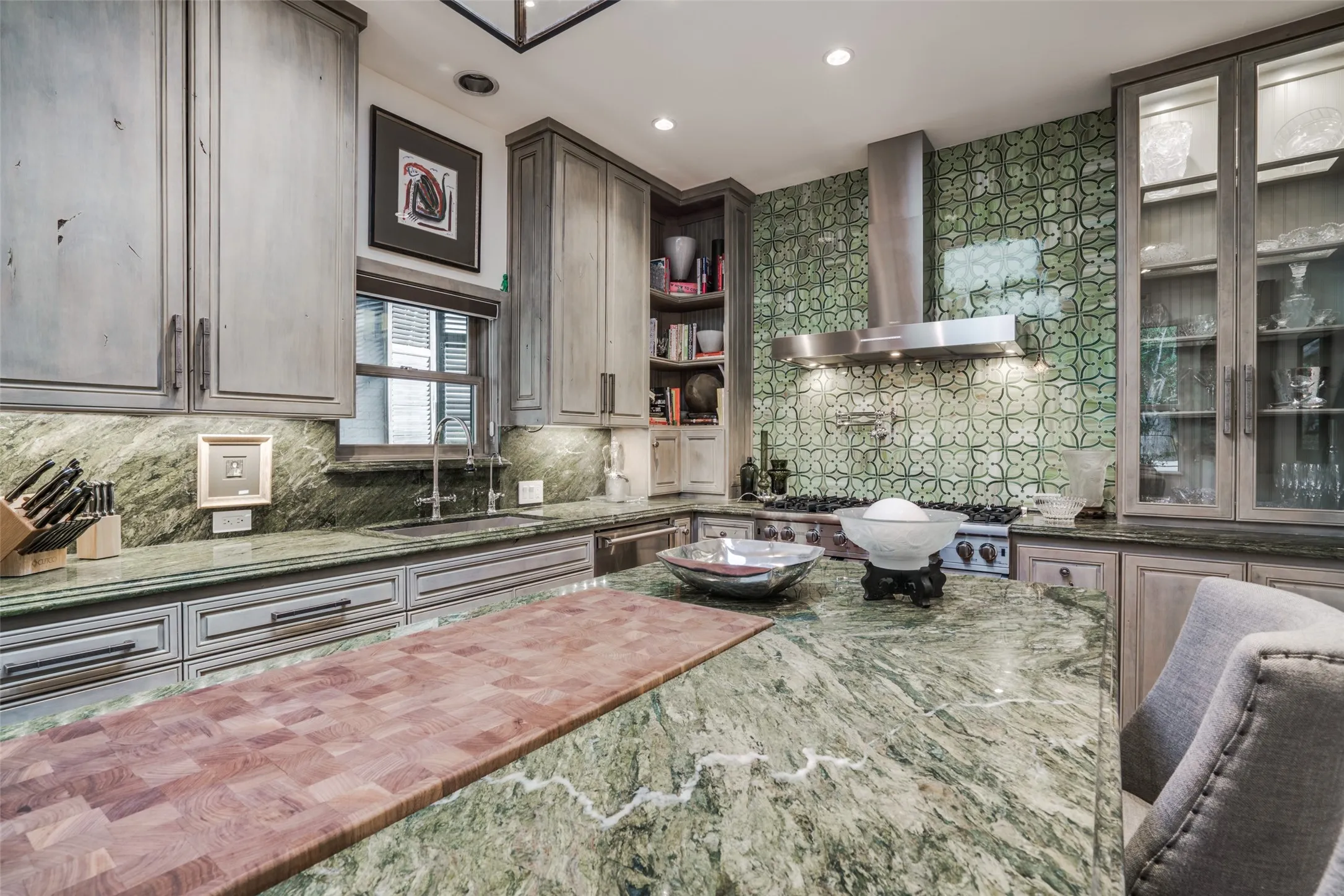 Single Family Residence For Rent in Dallas County , 3610 Congress Avenue, Dallas, Texas 75219, 4 Bedroom, 4 Bathroom, 2 Garage spaces, 3,158 Sqft, built in 1923, mls#21386604, Real Estate Agent in Dallas, Homes For Rent in Dallas county, Homes For Rent in Dallas, Realtor in Dallas Texas, Real Estate Brokerage Independent Realty Texas, Luminita Cordes Realtor