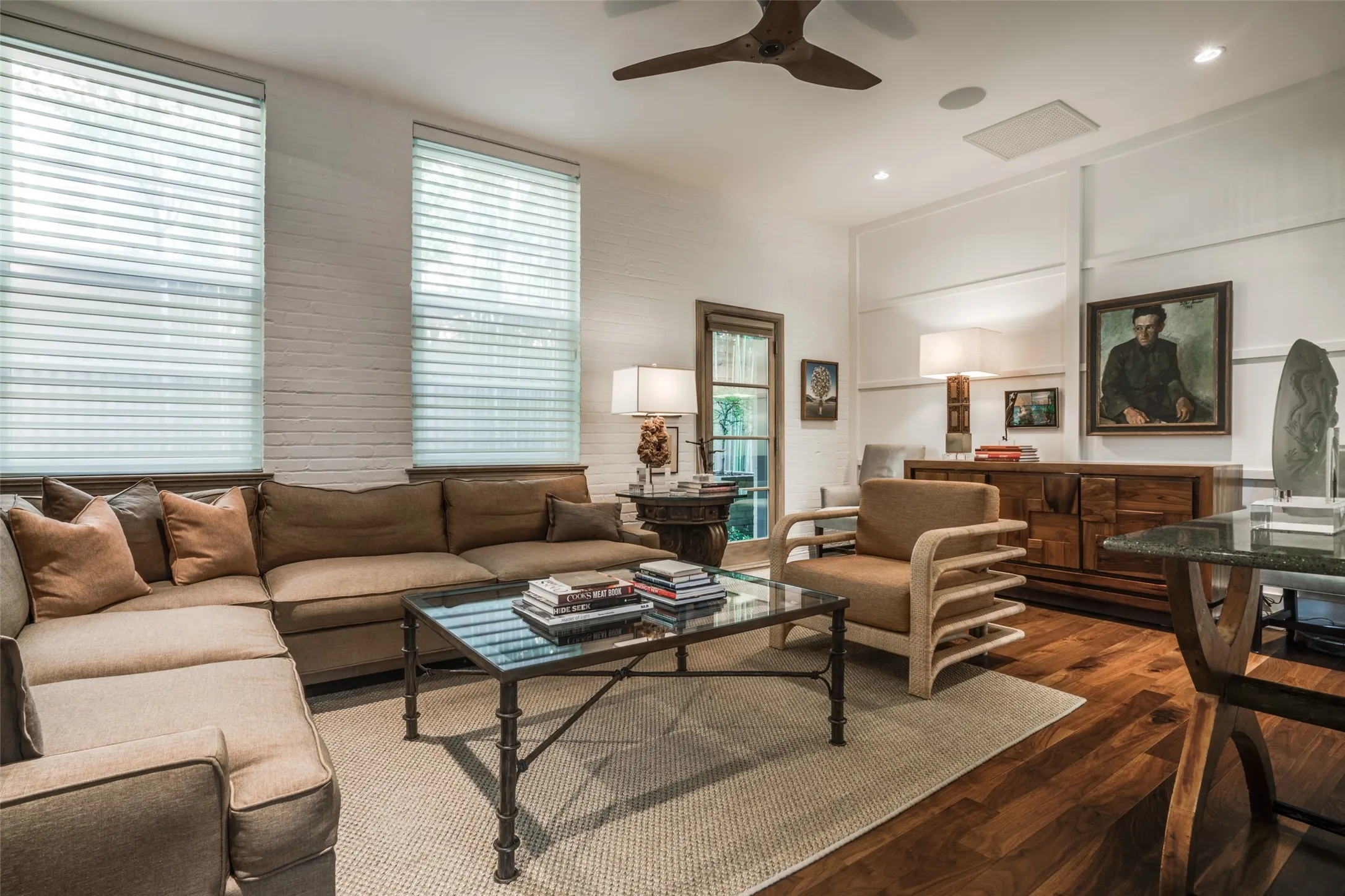 Single Family Residence For Rent in Dallas County , 3610 Congress Avenue, Dallas, Texas 75219, 4 Bedroom, 4 Bathroom, 2 Garage spaces, 3,158 Sqft, built in 1923, mls#21386604, Real Estate Agent in Dallas, Homes For Rent in Dallas county, Homes For Rent in Dallas, Realtor in Dallas Texas, Real Estate Brokerage Independent Realty Texas, Luminita Cordes Realtor