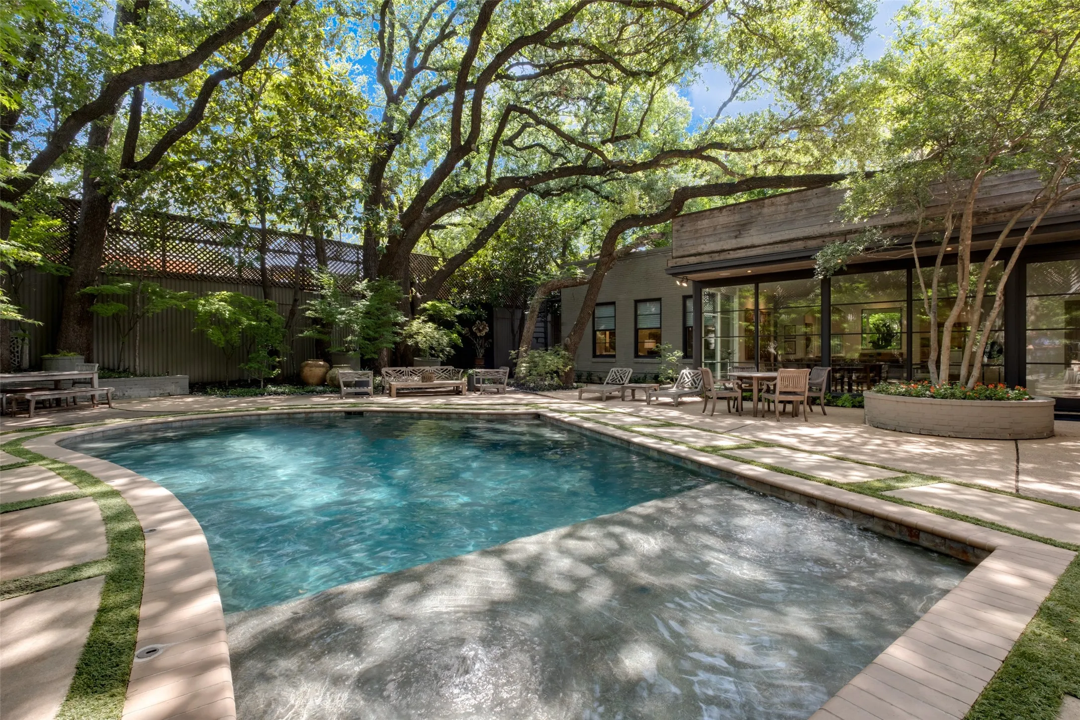 Single Family Residence For Rent in Dallas County , 3610 Congress Avenue, Dallas, Texas 75219, 4 Bedroom, 4 Bathroom, 2 Garage spaces, 3,158 Sqft, built in 1923, mls#21386604, Real Estate Agent in Dallas, Homes For Rent in Dallas county, Homes For Rent in Dallas, Realtor in Dallas Texas, Real Estate Brokerage Independent Realty Texas, Luminita Cordes Realtor