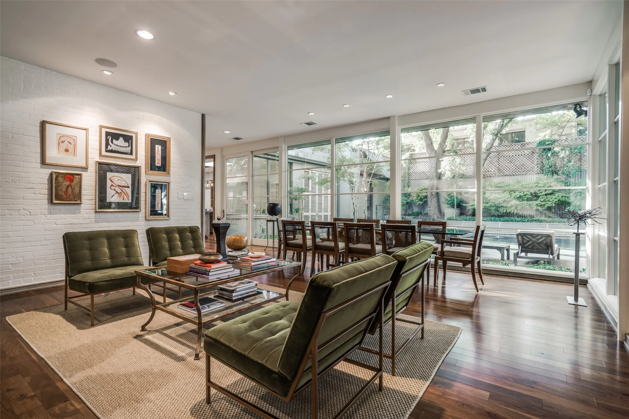 Single Family Residence For Rent in Dallas County , 3610 Congress Avenue, Dallas, Texas 75219, 4 Bedroom, 4 Bathroom, 2 Garage spaces, 3,158 Sqft, built in 1923, mls#21386604, Real Estate Agent in Dallas, Homes For Rent in Dallas county, Homes For Rent in Dallas, Realtor in Dallas Texas, Real Estate Brokerage Independent Realty Texas, Luminita Cordes Realtor