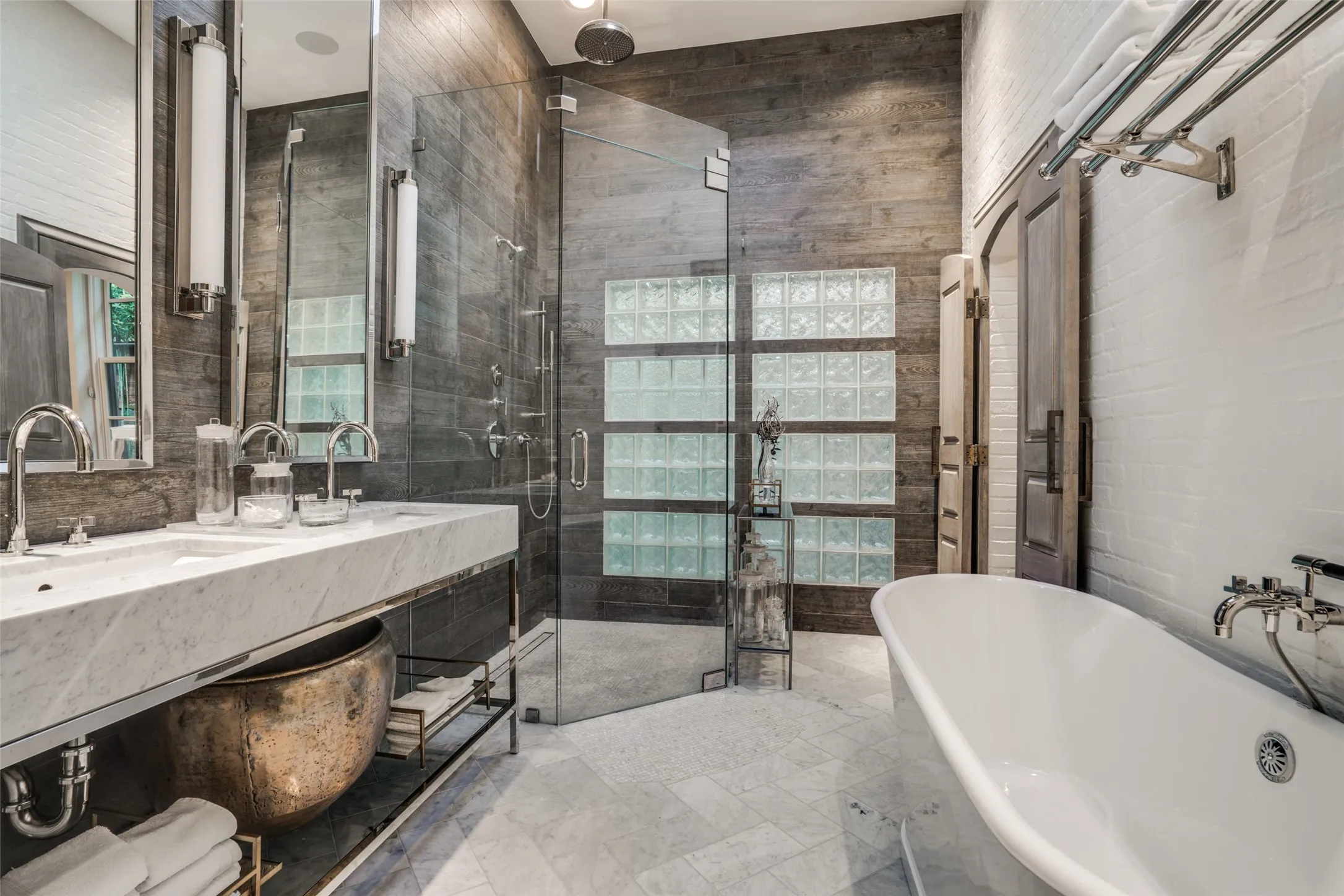 Single Family Residence For Rent in Dallas County , 3610 Congress Avenue, Dallas, Texas 75219, 4 Bedroom, 4 Bathroom, 2 Garage spaces, 3,158 Sqft, built in 1923, mls#21386604, Real Estate Agent in Dallas, Homes For Rent in Dallas county, Homes For Rent in Dallas, Realtor in Dallas Texas, Real Estate Brokerage Independent Realty Texas, Luminita Cordes Realtor