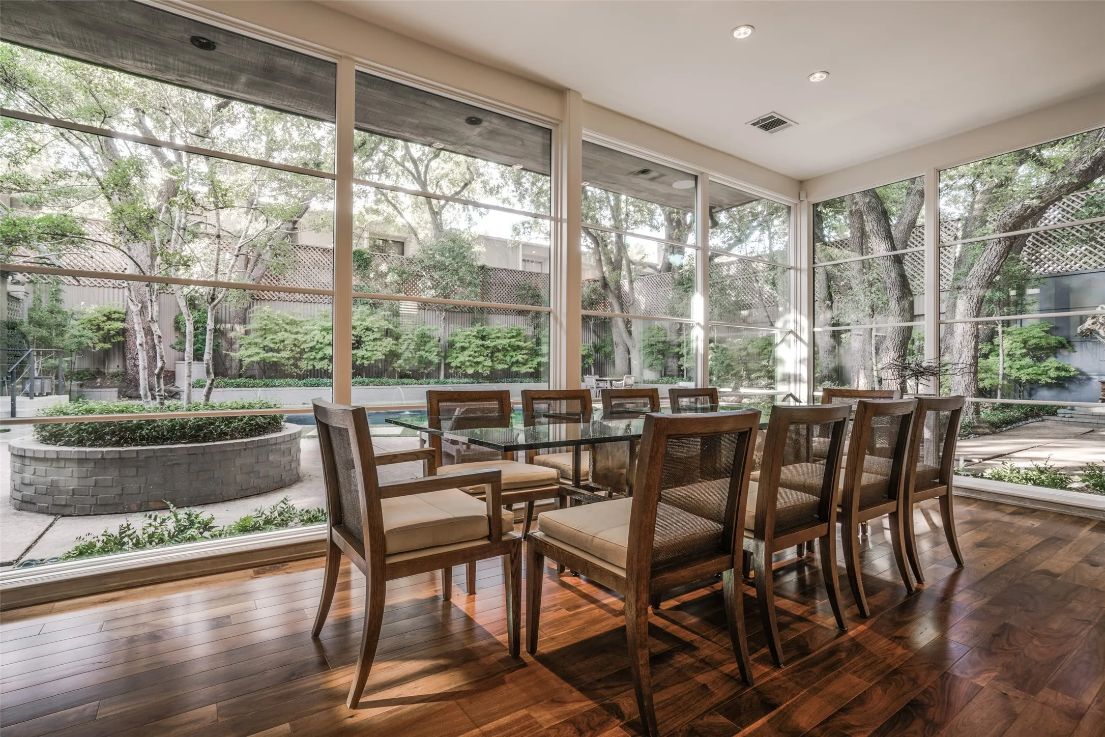 Single Family Residence For Rent in Dallas County , 3610 Congress Avenue, Dallas, Texas 75219, 4 Bedroom, 4 Bathroom, 2 Garage spaces, 3,158 Sqft, built in 1923, mls#21386604, Real Estate Agent in Dallas, Homes For Rent in Dallas county, Homes For Rent in Dallas, Realtor in Dallas Texas, Real Estate Brokerage Independent Realty Texas, Luminita Cordes Realtor