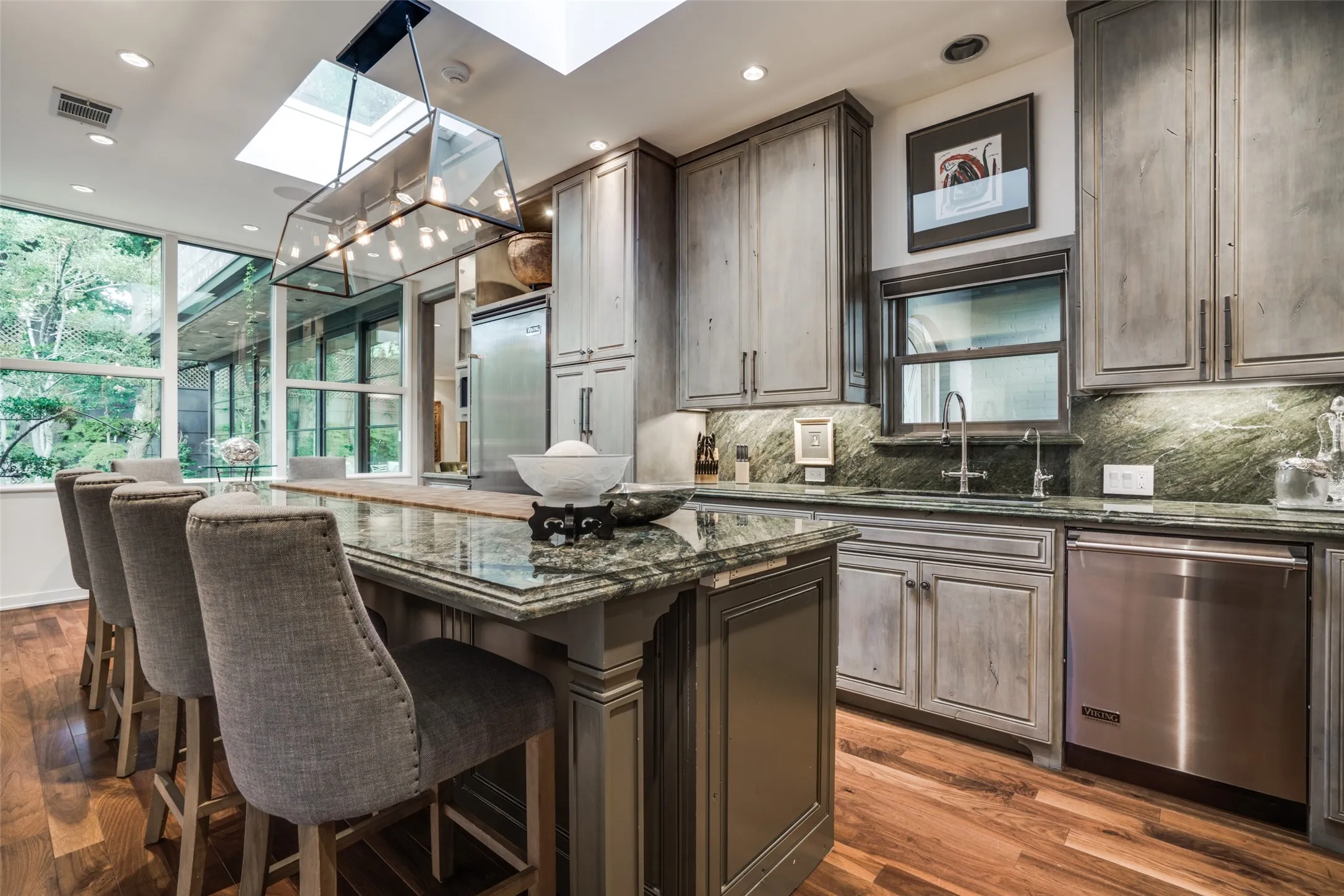 Single Family Residence For Rent in Dallas County , 3610 Congress Avenue, Dallas, Texas 75219, 4 Bedroom, 4 Bathroom, 2 Garage spaces, 3,158 Sqft, built in 1923, mls#21386604, Real Estate Agent in Dallas, Homes For Rent in Dallas county, Homes For Rent in Dallas, Realtor in Dallas Texas, Real Estate Brokerage Independent Realty Texas, Luminita Cordes Realtor