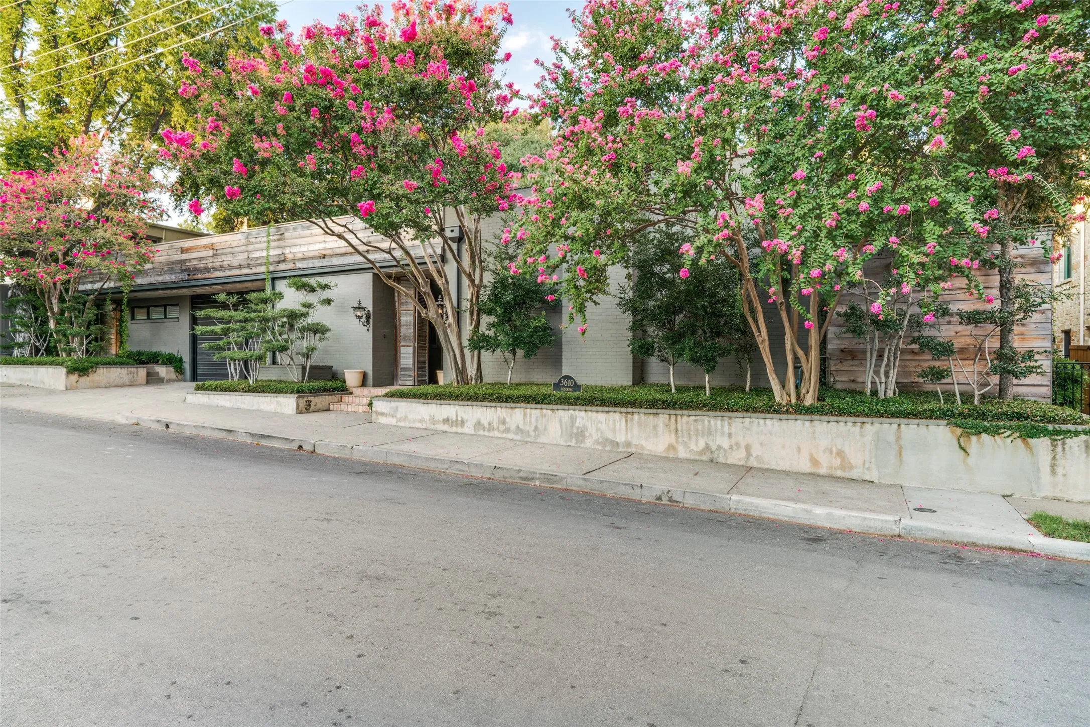 Single Family Residence For Rent in Dallas County , 3610 Congress Avenue, Dallas, Texas 75219, 4 Bedroom, 4 Bathroom, 2 Garage spaces, 3,158 Sqft, built in 1923, mls#21386604, Real Estate Agent in Dallas, Homes For Rent in Dallas county, Homes For Rent in Dallas, Realtor in Dallas Texas, Real Estate Brokerage Independent Realty Texas, Luminita Cordes Realtor