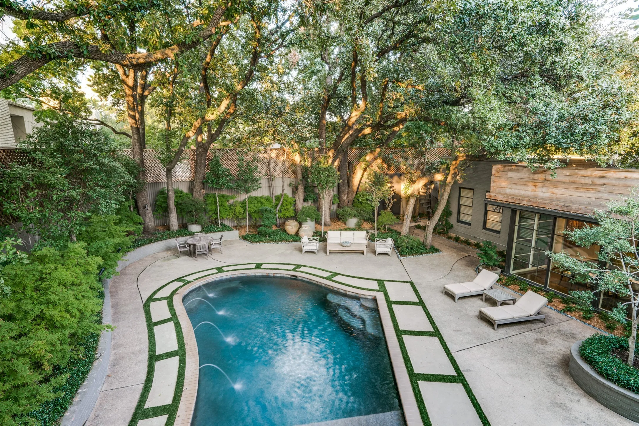 Single Family Residence For Rent in Dallas County , 3610 Congress Avenue, Dallas, Texas 75219, 4 Bedroom, 4 Bathroom, 2 Garage spaces, 3,158 Sqft, built in 1923, mls#21386604, Real Estate Agent in Dallas, Homes For Rent in Dallas county, Homes For Rent in Dallas, Realtor in Dallas Texas, Real Estate Brokerage Independent Realty Texas, Luminita Cordes Realtor