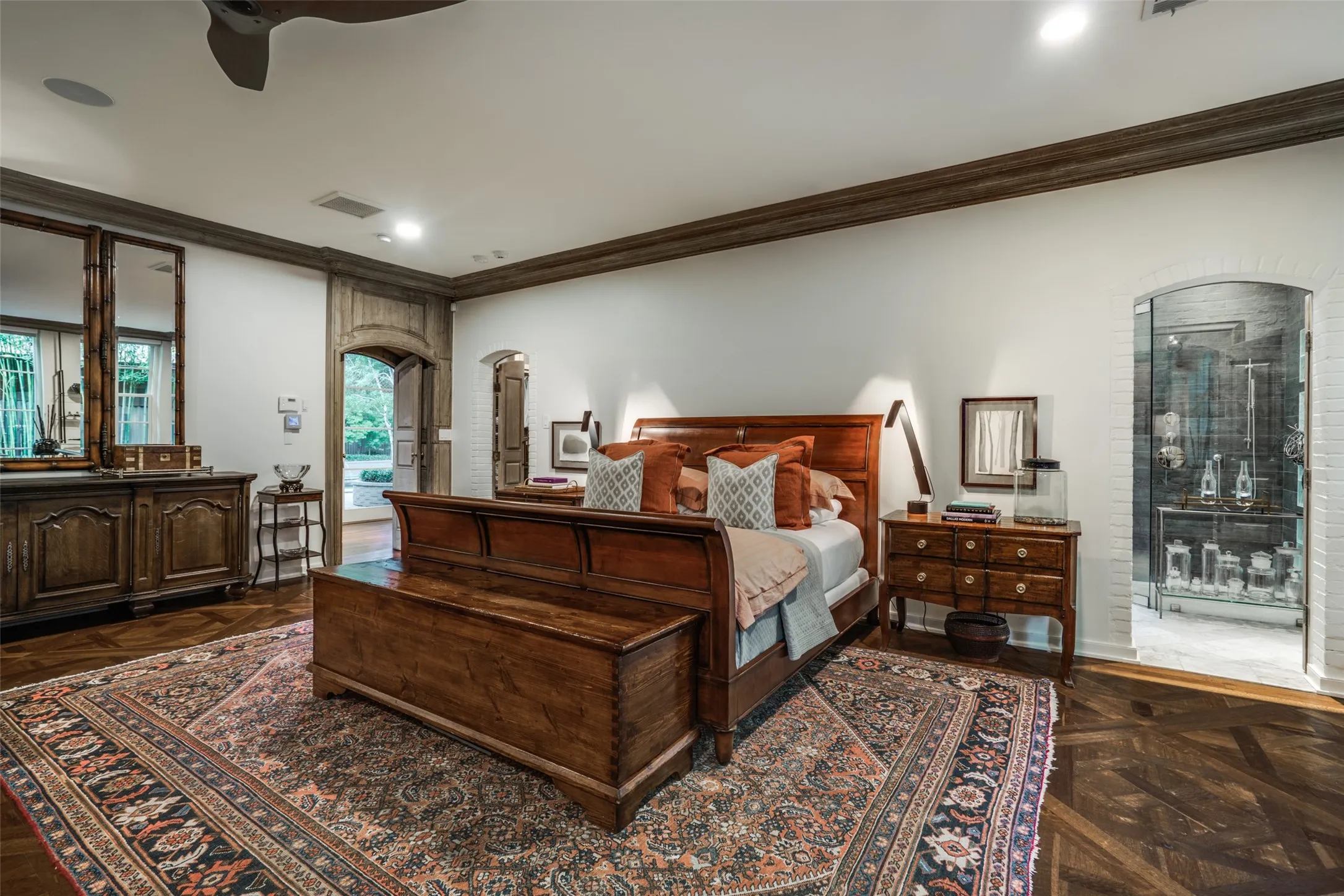 Single Family Residence For Rent in Dallas County , 3610 Congress Avenue, Dallas, Texas 75219, 4 Bedroom, 4 Bathroom, 2 Garage spaces, 3,158 Sqft, built in 1923, mls#21386604, Real Estate Agent in Dallas, Homes For Rent in Dallas county, Homes For Rent in Dallas, Realtor in Dallas Texas, Real Estate Brokerage Independent Realty Texas, Luminita Cordes Realtor