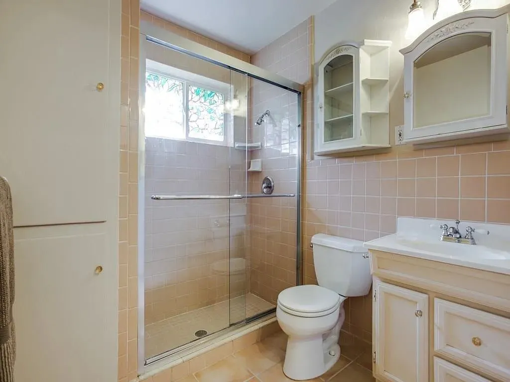 Single Family Residence For Rent in Dallas County , 3539 Merrell Road, Dallas, Texas 75229, 4 Bedroom, 2 Bathroom, 2 Garage spaces, 2,096 Sqft, built in 1956, mls#21387376, Real Estate Agent in Dallas, Homes For Rent in Dallas county, Homes For Rent in Dallas, Realtor in Dallas Texas, Real Estate Brokerage Independent Realty Texas, Luminita Cordes Realtor