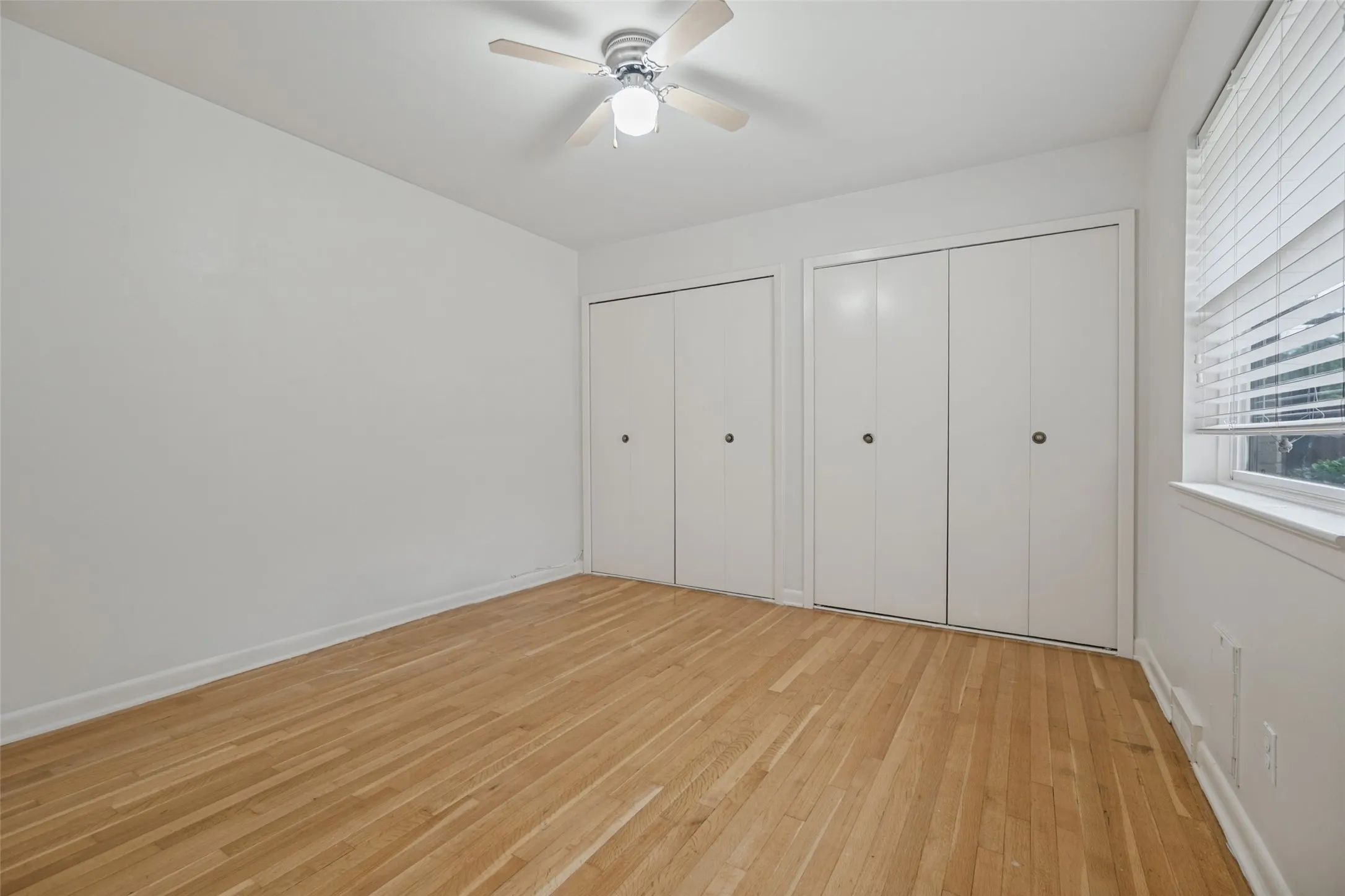 Single Family Residence For Rent in Dallas County , 3539 Merrell Road, Dallas, Texas 75229, 4 Bedroom, 2 Bathroom, 2 Garage spaces, 2,096 Sqft, built in 1956, mls#21387376, Real Estate Agent in Dallas, Homes For Rent in Dallas county, Homes For Rent in Dallas, Realtor in Dallas Texas, Real Estate Brokerage Independent Realty Texas, Luminita Cordes Realtor