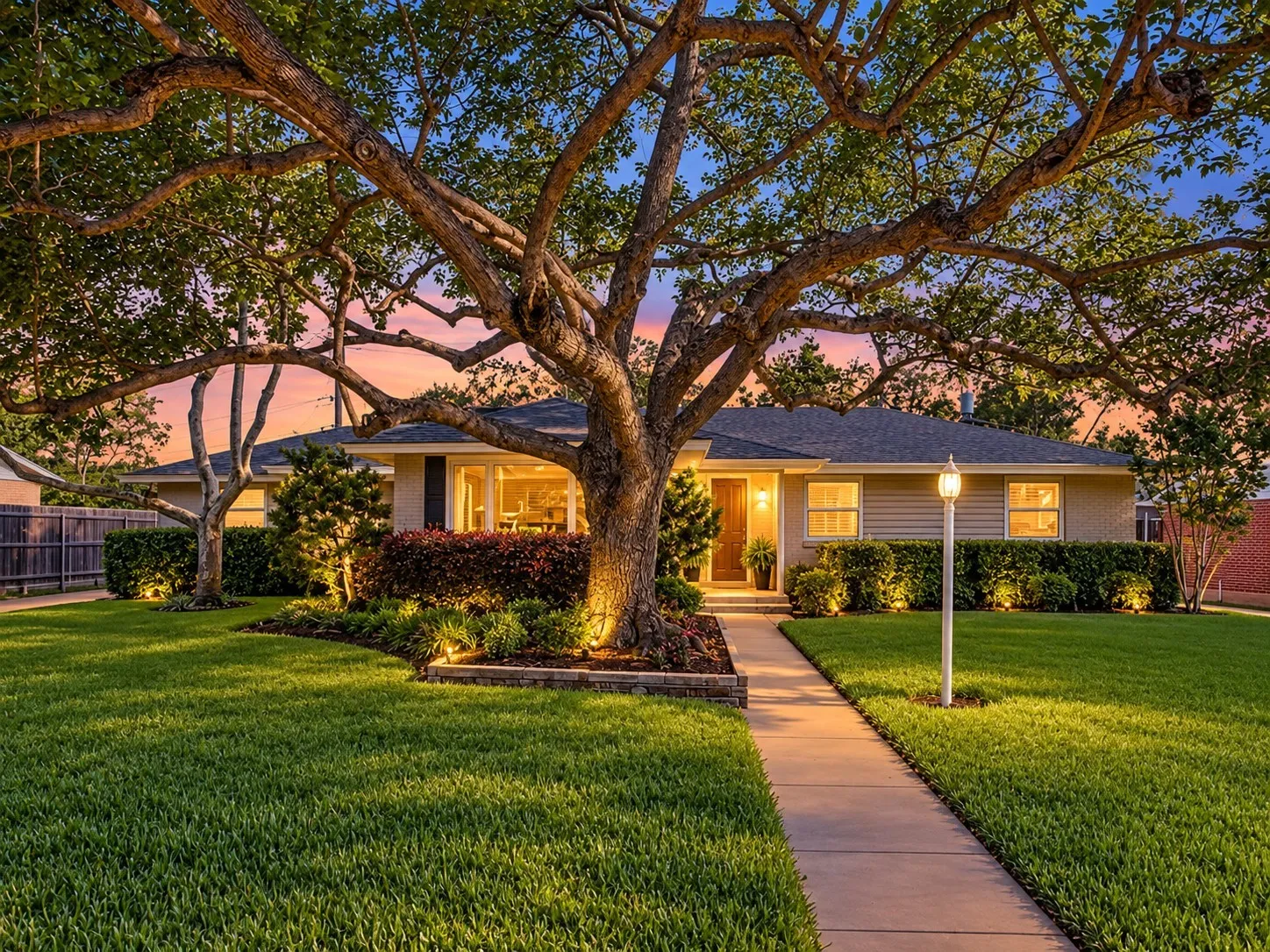 Single Family Residence For Rent in Dallas County , 3539 Merrell Road, Dallas, Texas 75229, 4 Bedroom, 2 Bathroom, 2 Garage spaces, 2,096 Sqft, built in 1956, mls#21387376, Real Estate Agent in Dallas, Homes For Rent in Dallas county, Homes For Rent in Dallas, Realtor in Dallas Texas, Real Estate Brokerage Independent Realty Texas, Luminita Cordes Realtor