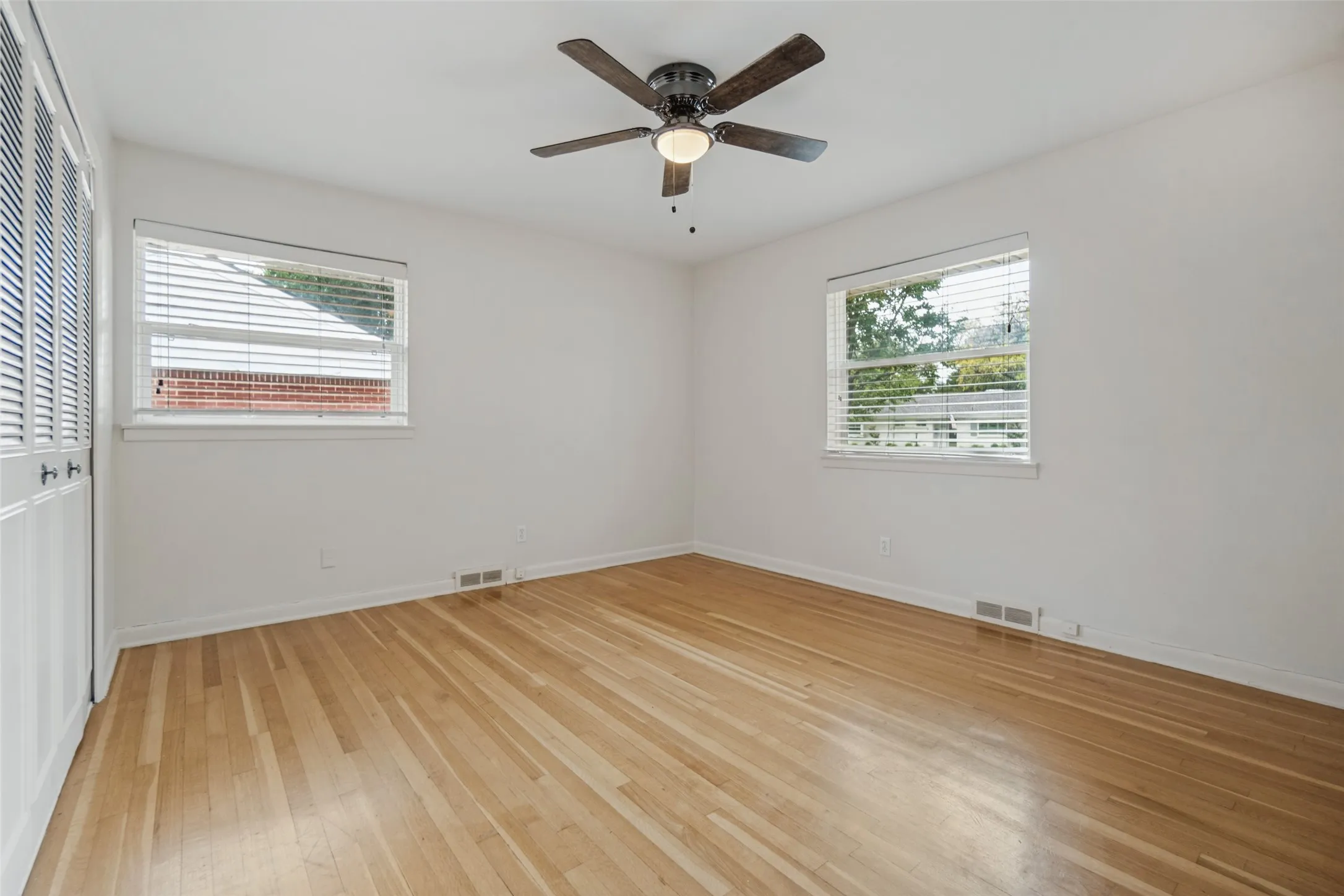 Single Family Residence For Rent in Dallas County , 3539 Merrell Road, Dallas, Texas 75229, 4 Bedroom, 2 Bathroom, 2 Garage spaces, 2,096 Sqft, built in 1956, mls#21387376, Real Estate Agent in Dallas, Homes For Rent in Dallas county, Homes For Rent in Dallas, Realtor in Dallas Texas, Real Estate Brokerage Independent Realty Texas, Luminita Cordes Realtor
