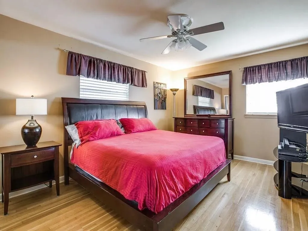 Single Family Residence For Rent in Dallas County , 3539 Merrell Road, Dallas, Texas 75229, 4 Bedroom, 2 Bathroom, 2 Garage spaces, 2,096 Sqft, built in 1956, mls#21387376, Real Estate Agent in Dallas, Homes For Rent in Dallas county, Homes For Rent in Dallas, Realtor in Dallas Texas, Real Estate Brokerage Independent Realty Texas, Luminita Cordes Realtor