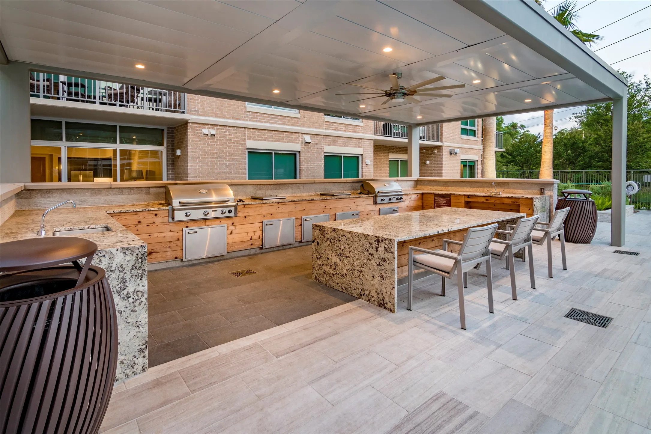 Apartment For Rent in Dallas County , 4719 Cole Avenue 633, Dallas, Texas 75205, 1 Bedroom, 2 Bathroom, 2 Garage spaces, 1,151 Sqft, built in 2015, mls#21387375, Real Estate Agent in Dallas, Homes For Rent in Dallas county, Homes For Rent in Dallas, Realtor in Dallas Texas, Real Estate Brokerage Independent Realty Texas, Luminita Cordes Realtor