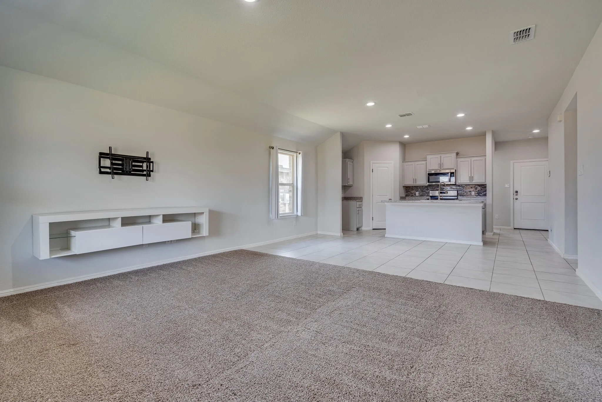 Single Family Residence For Rent in Denton County , 16424 Milwaukee Street, Justin, Texas 76247, 4 Bedroom, 2 Bathroom, 2 Garage spaces, 1,661 Sqft, built in 2021, mls#21387382, Real Estate Agent in Justin, Homes For Rent in Denton county, Homes For Rent in Justin, Realtor in Justin Texas, Real Estate Brokerage Independent Realty Texas, Luminita Cordes Realtor