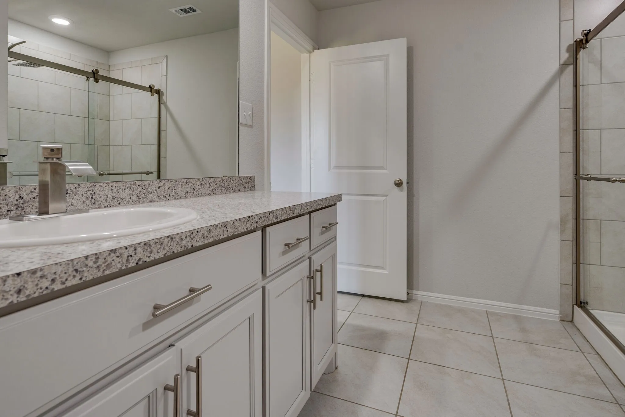 Single Family Residence For Rent in Denton County , 16424 Milwaukee Street, Justin, Texas 76247, 4 Bedroom, 2 Bathroom, 2 Garage spaces, 1,661 Sqft, built in 2021, mls#21387382, Real Estate Agent in Justin, Homes For Rent in Denton county, Homes For Rent in Justin, Realtor in Justin Texas, Real Estate Brokerage Independent Realty Texas, Luminita Cordes Realtor