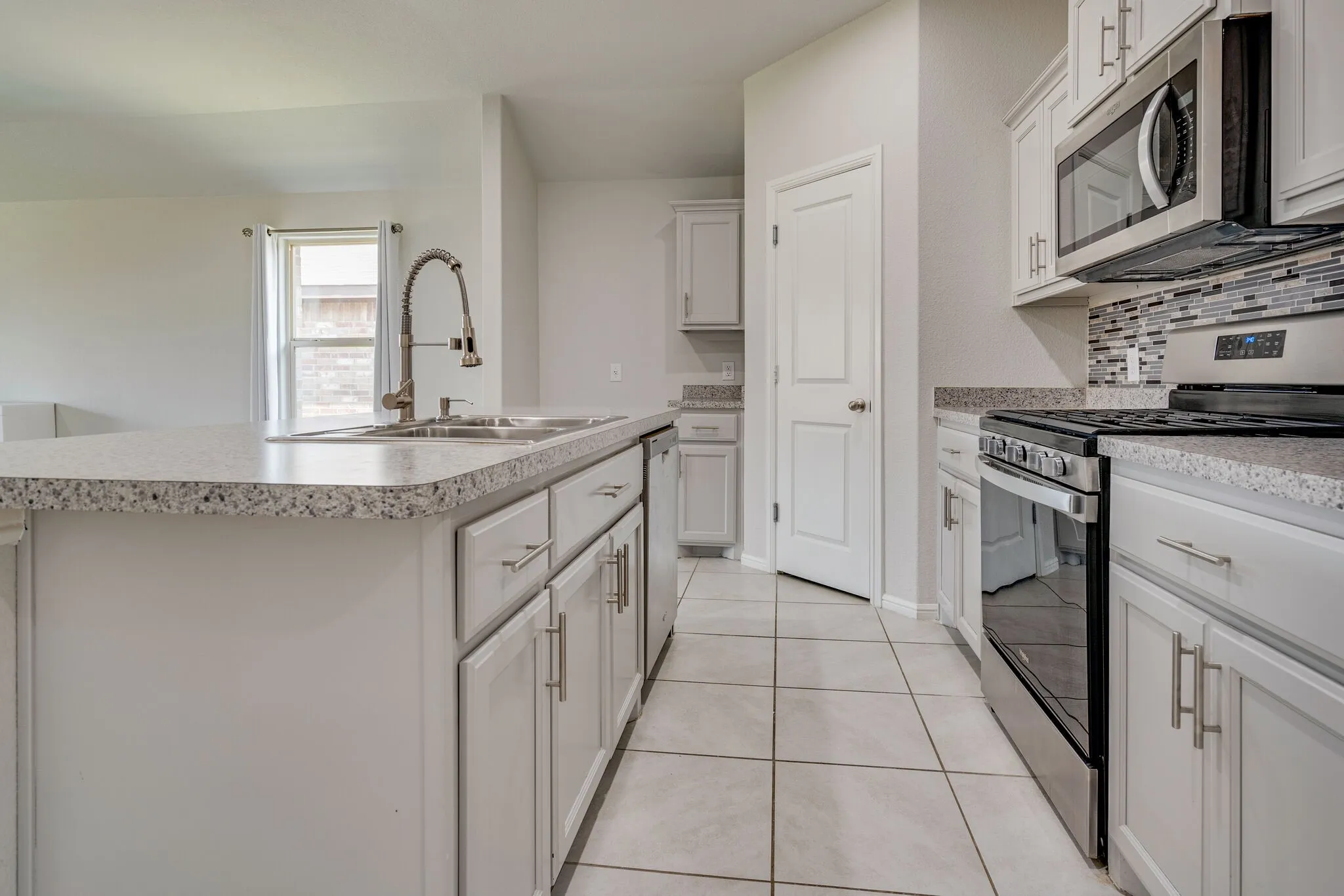 Single Family Residence For Rent in Denton County , 16424 Milwaukee Street, Justin, Texas 76247, 4 Bedroom, 2 Bathroom, 2 Garage spaces, 1,661 Sqft, built in 2021, mls#21387382, Real Estate Agent in Justin, Homes For Rent in Denton county, Homes For Rent in Justin, Realtor in Justin Texas, Real Estate Brokerage Independent Realty Texas, Luminita Cordes Realtor