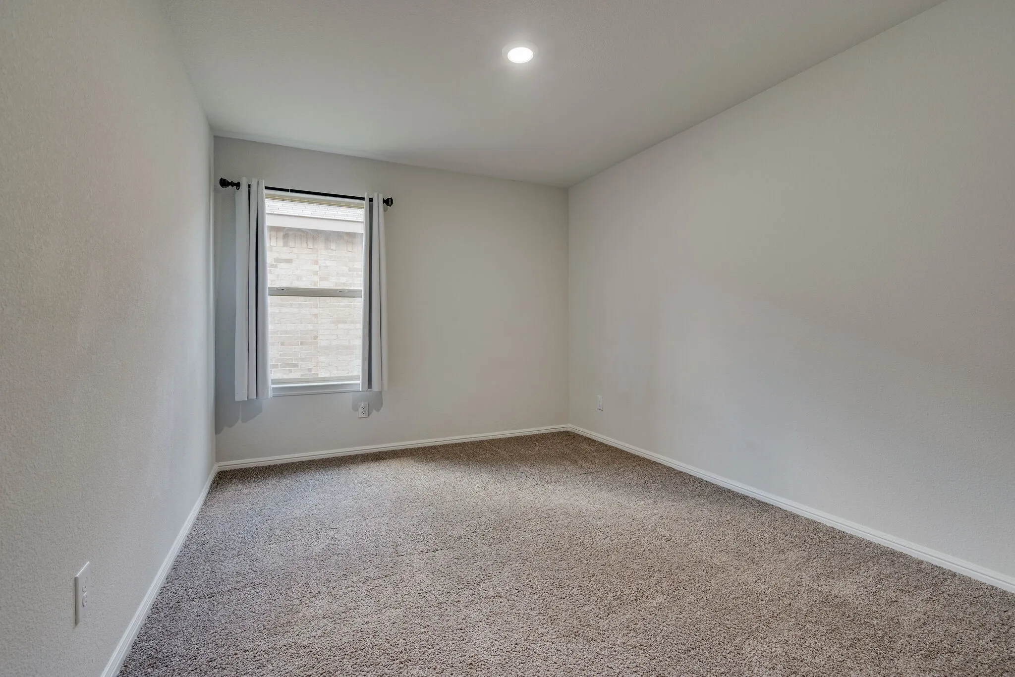 Single Family Residence For Rent in Denton County , 16424 Milwaukee Street, Justin, Texas 76247, 4 Bedroom, 2 Bathroom, 2 Garage spaces, 1,661 Sqft, built in 2021, mls#21387382, Real Estate Agent in Justin, Homes For Rent in Denton county, Homes For Rent in Justin, Realtor in Justin Texas, Real Estate Brokerage Independent Realty Texas, Luminita Cordes Realtor