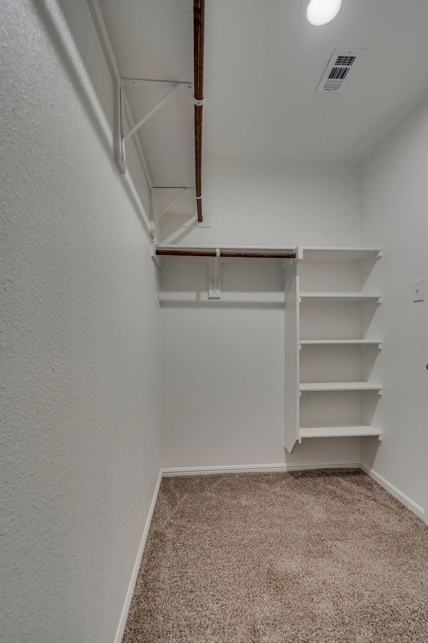 Single Family Residence For Rent in Denton County , 16424 Milwaukee Street, Justin, Texas 76247, 4 Bedroom, 2 Bathroom, 2 Garage spaces, 1,661 Sqft, built in 2021, mls#21387382, Real Estate Agent in Justin, Homes For Rent in Denton county, Homes For Rent in Justin, Realtor in Justin Texas, Real Estate Brokerage Independent Realty Texas, Luminita Cordes Realtor